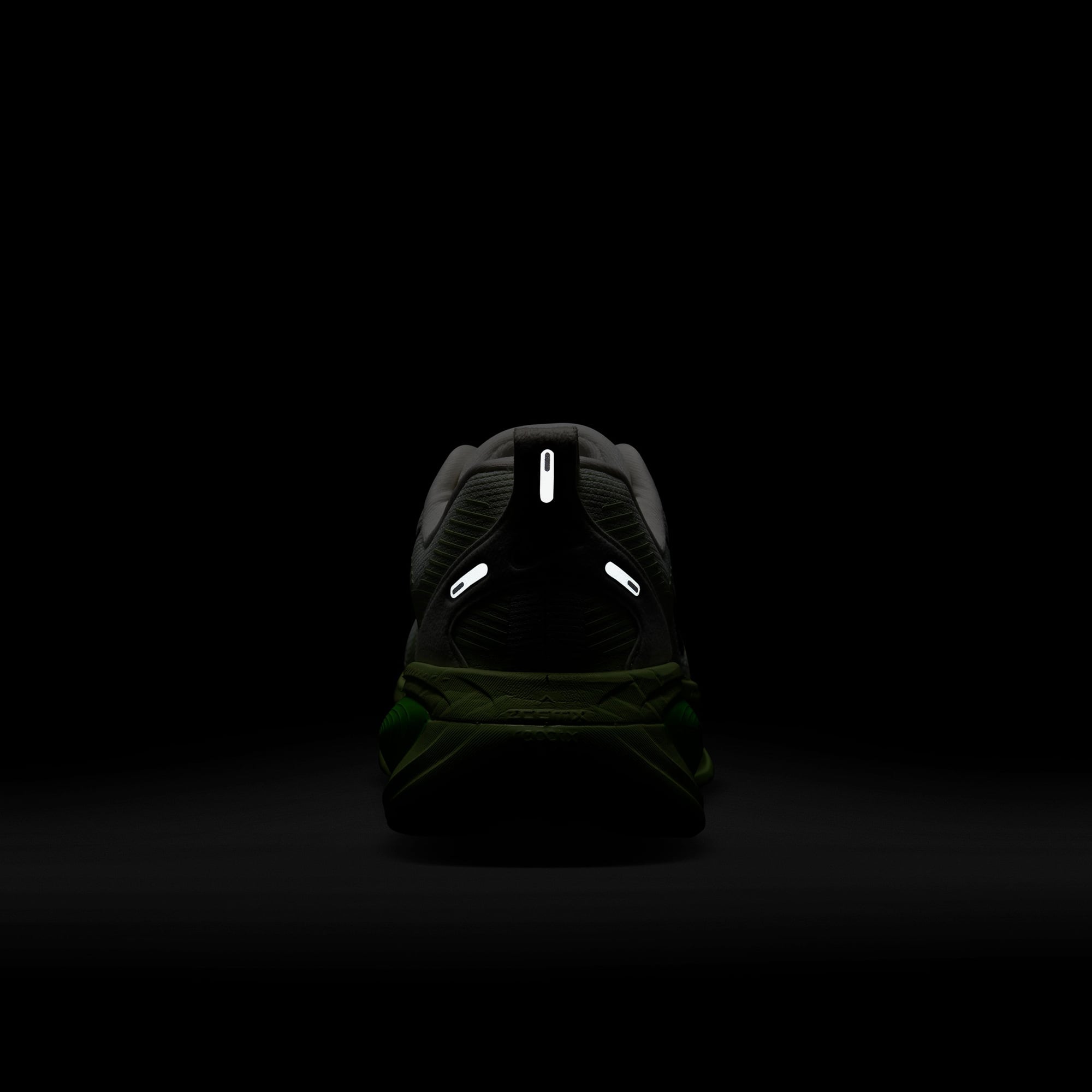 Nike Vomero 18 Kadın Beyaz Koşu Ayakkabısı