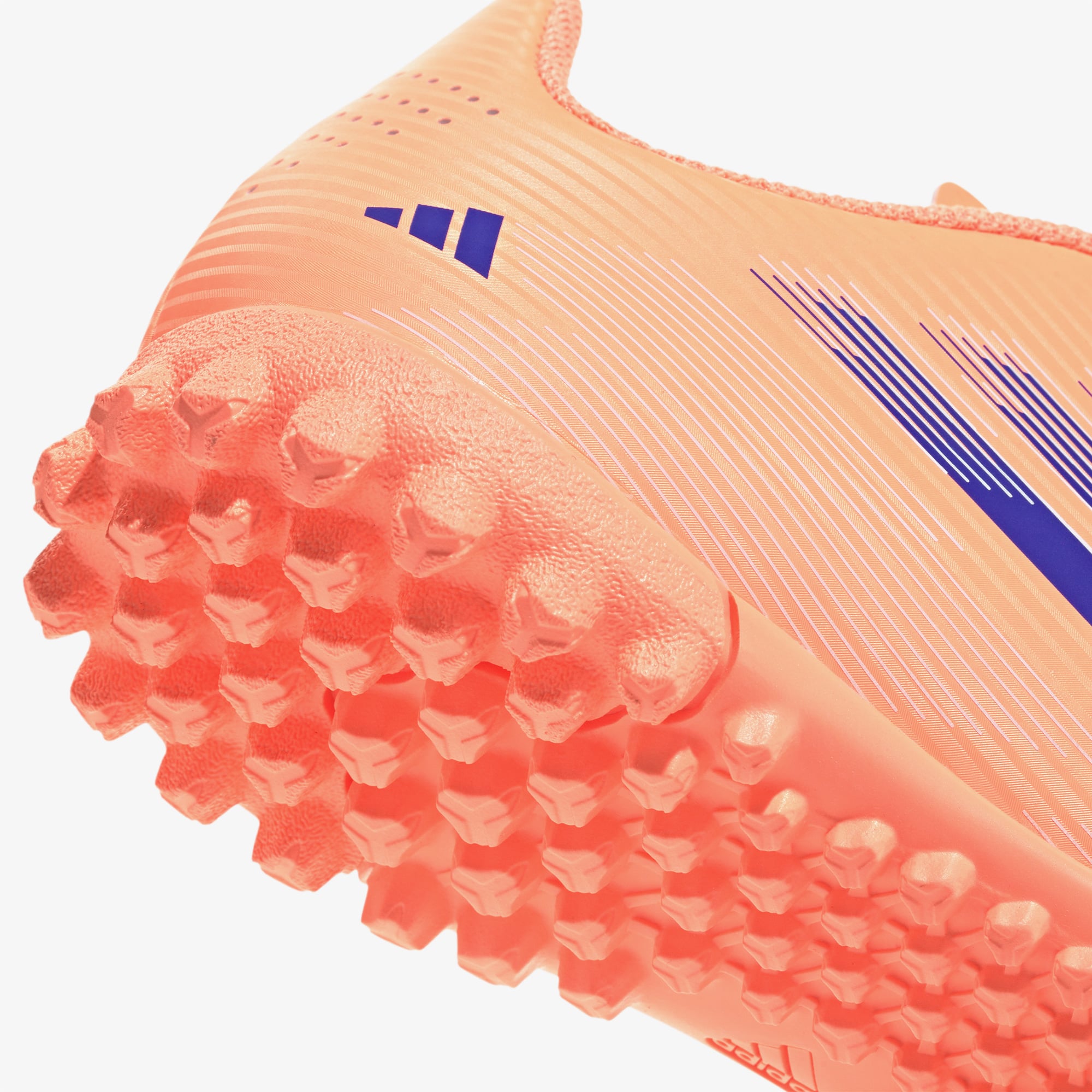 adidas F50 Club Çocuk Turuncu Halı Saha Kramponu