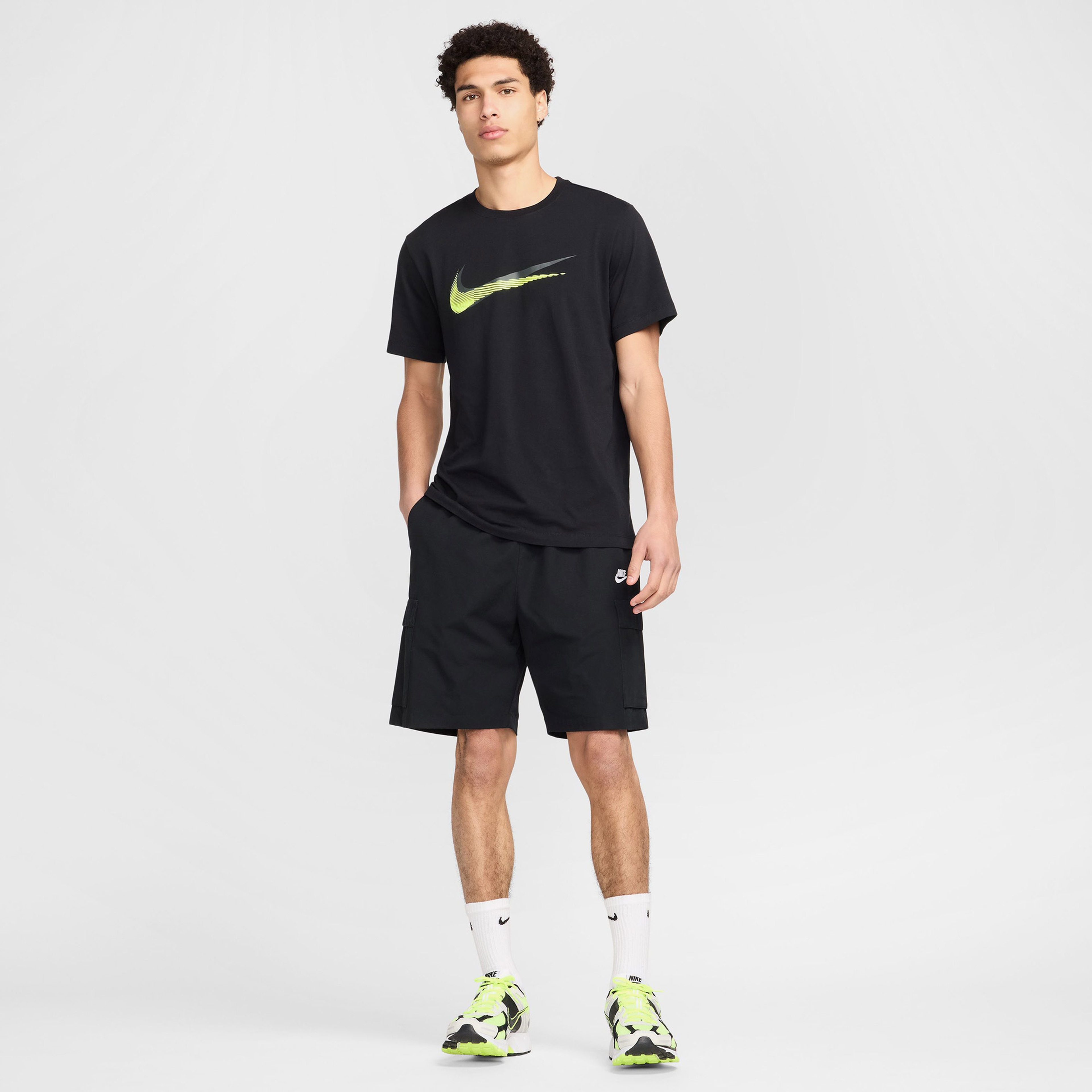 Nike Spring Swish Erkek Siyah T-Shirt