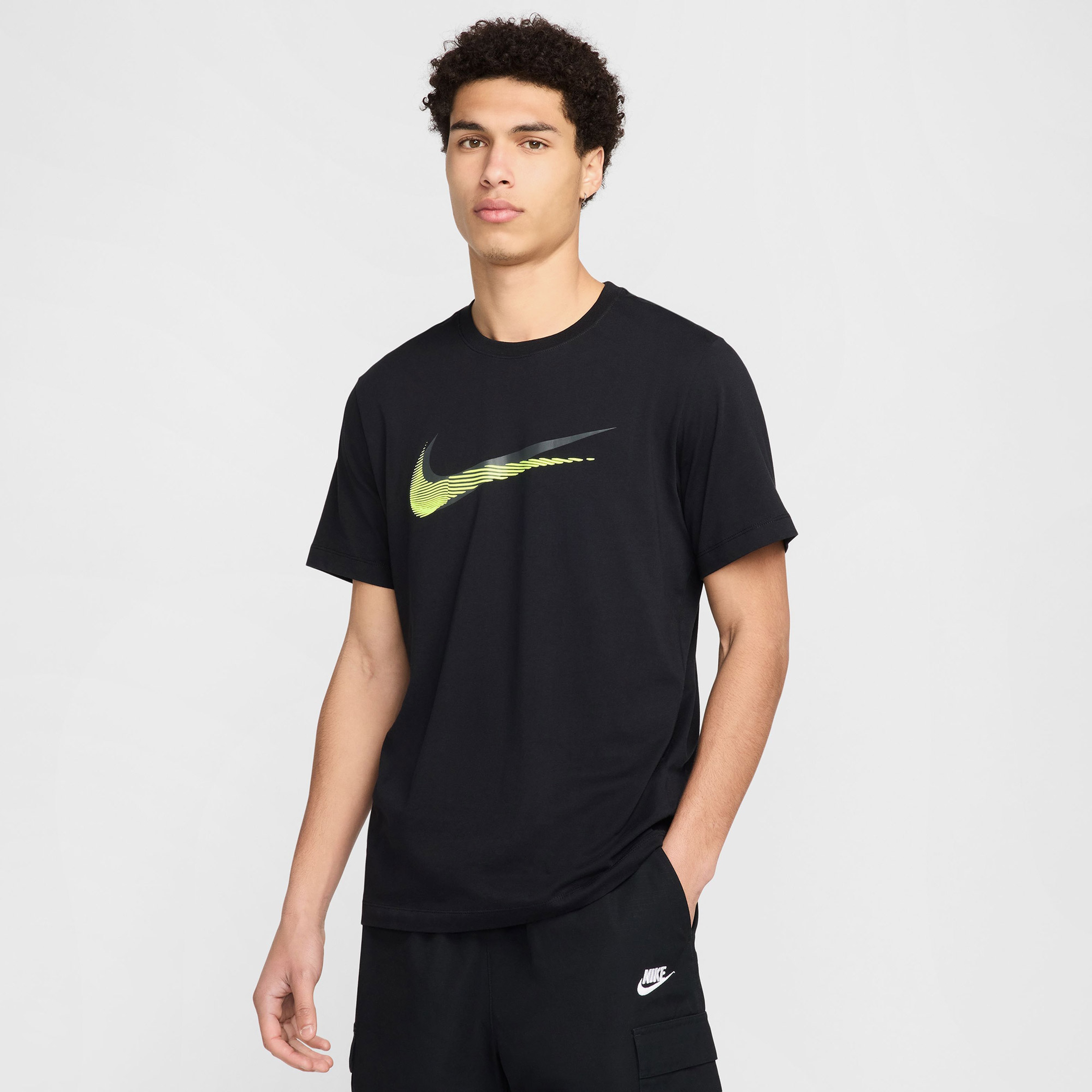 Nike Spring Swish Erkek Siyah T-Shirt