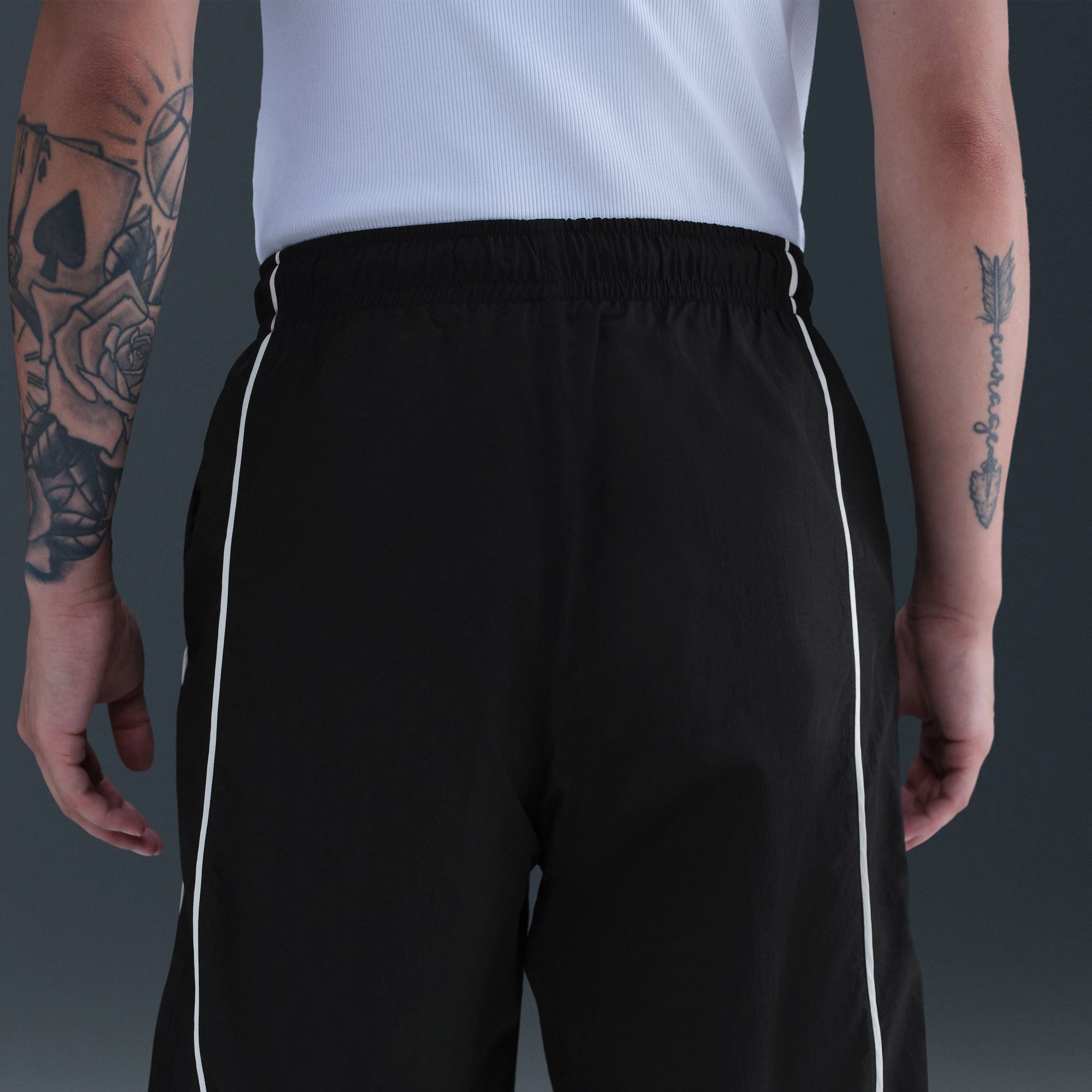 Nike Sportswear Windrunner Kadın Siyah Eşofman Altı