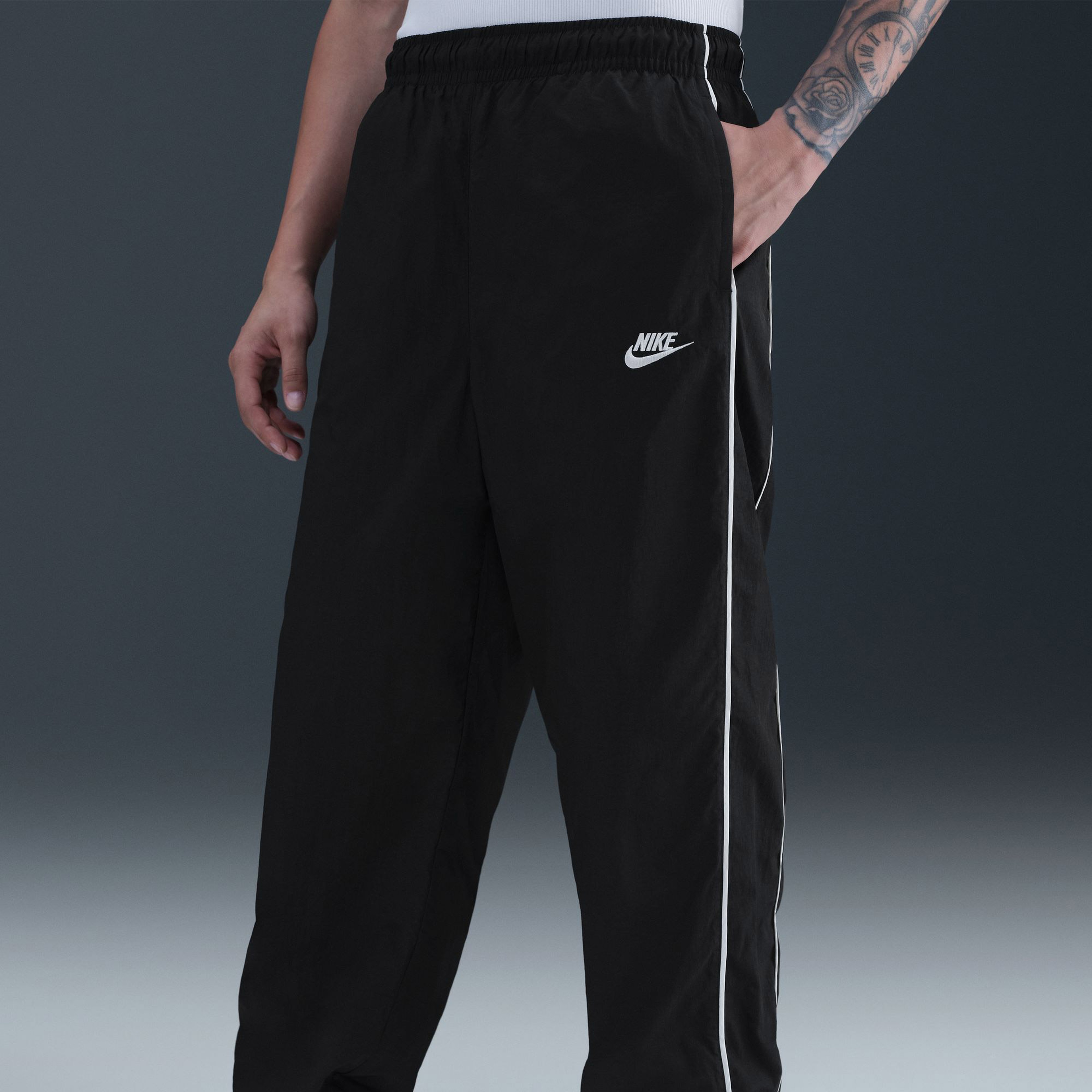 Nike Sportswear Windrunner Kadın Siyah Eşofman Altı