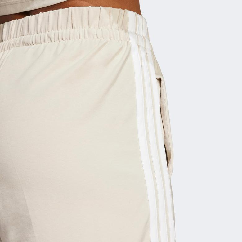 adidas Essentials 3 Stripes Kadın Bej Şort