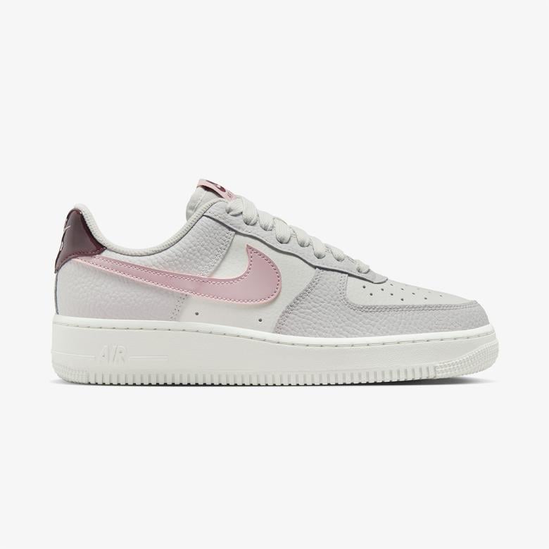 Nike Air Force 1 '07 Kadın Beyaz Spor Ayakkabı