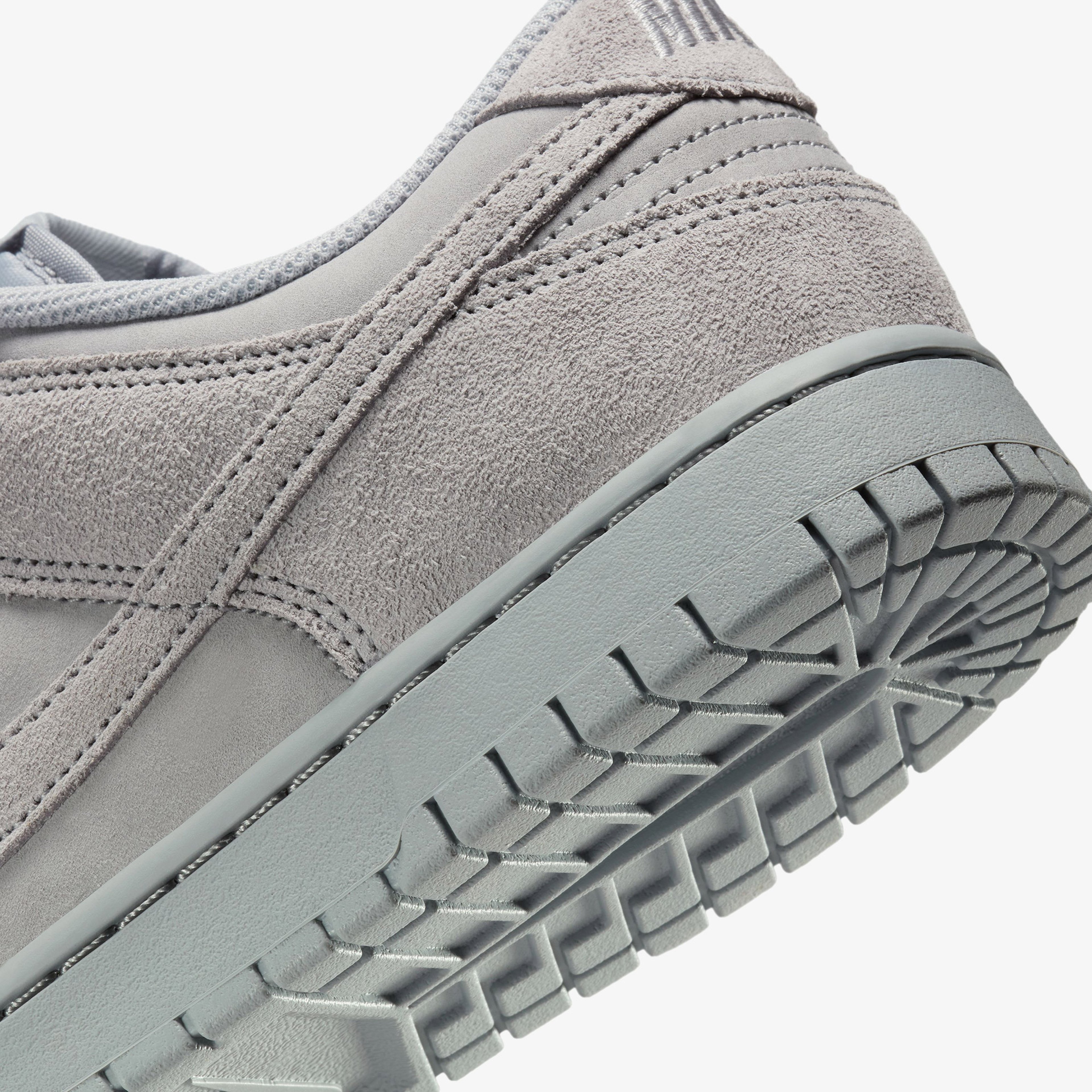 Nike Dunk Low Retro SE 'Wolf Grey' Erkek Gri Spor Ayakkabı
