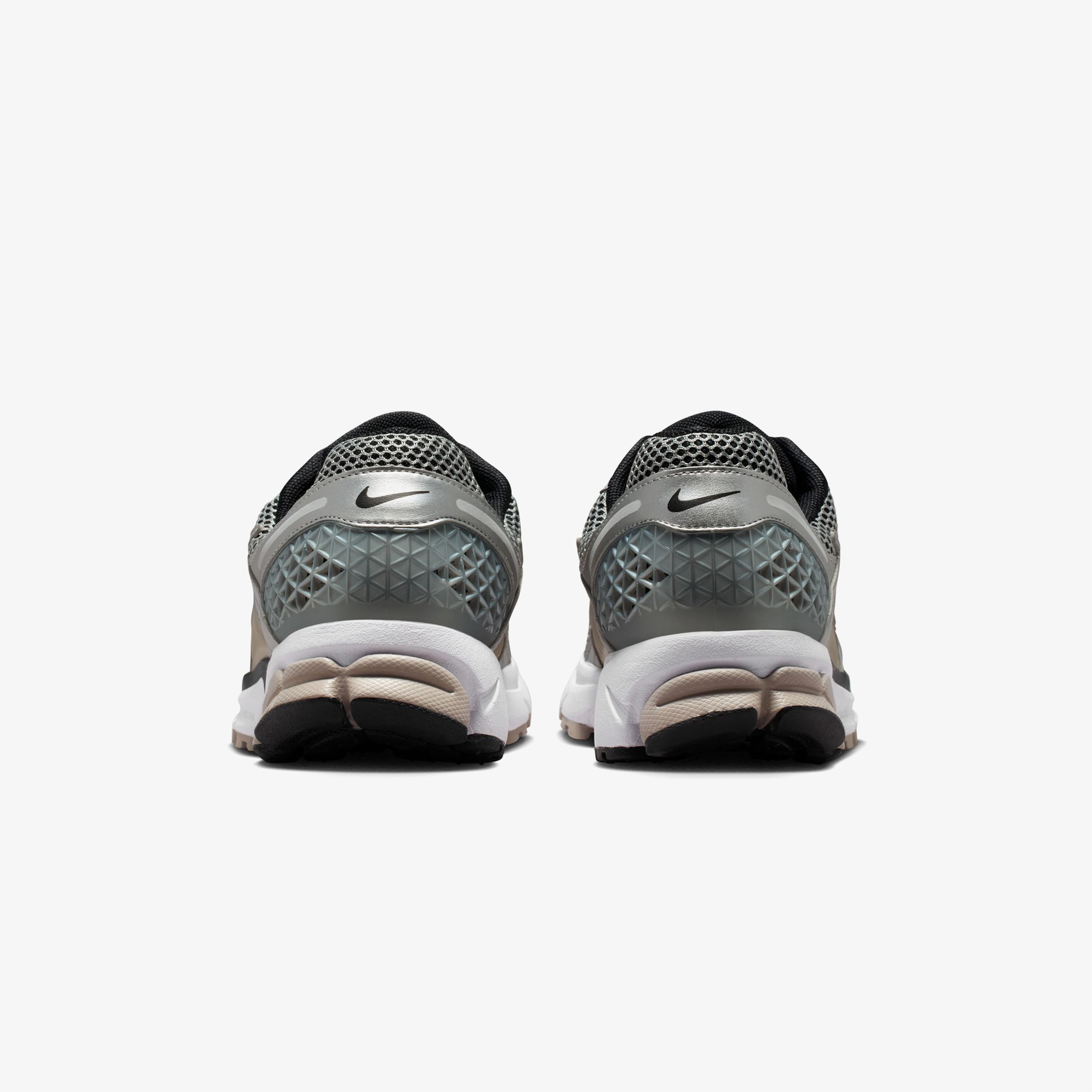 Nike Zoom Vomero 5 Metallic Silver College Erkek Gri Spor Ayakkabı