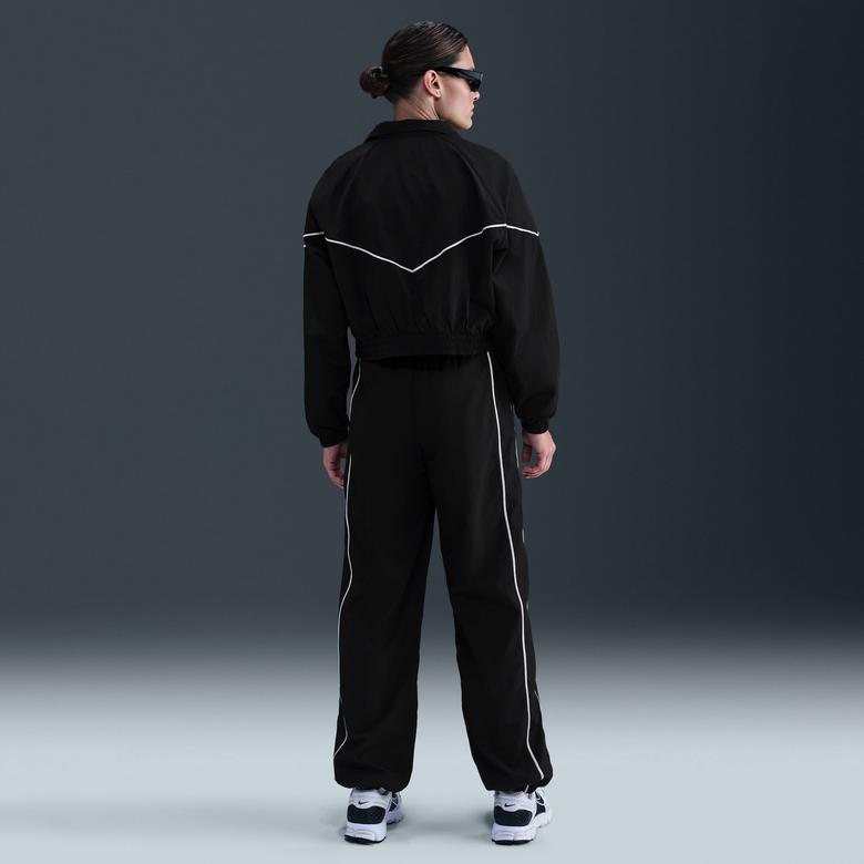 Nike Sportswear Windrunner Kadın Siyah Ceket