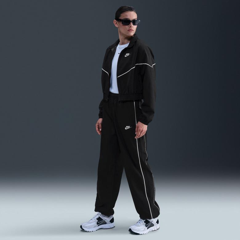 Nike Sportswear Windrunner Kadın Siyah Ceket