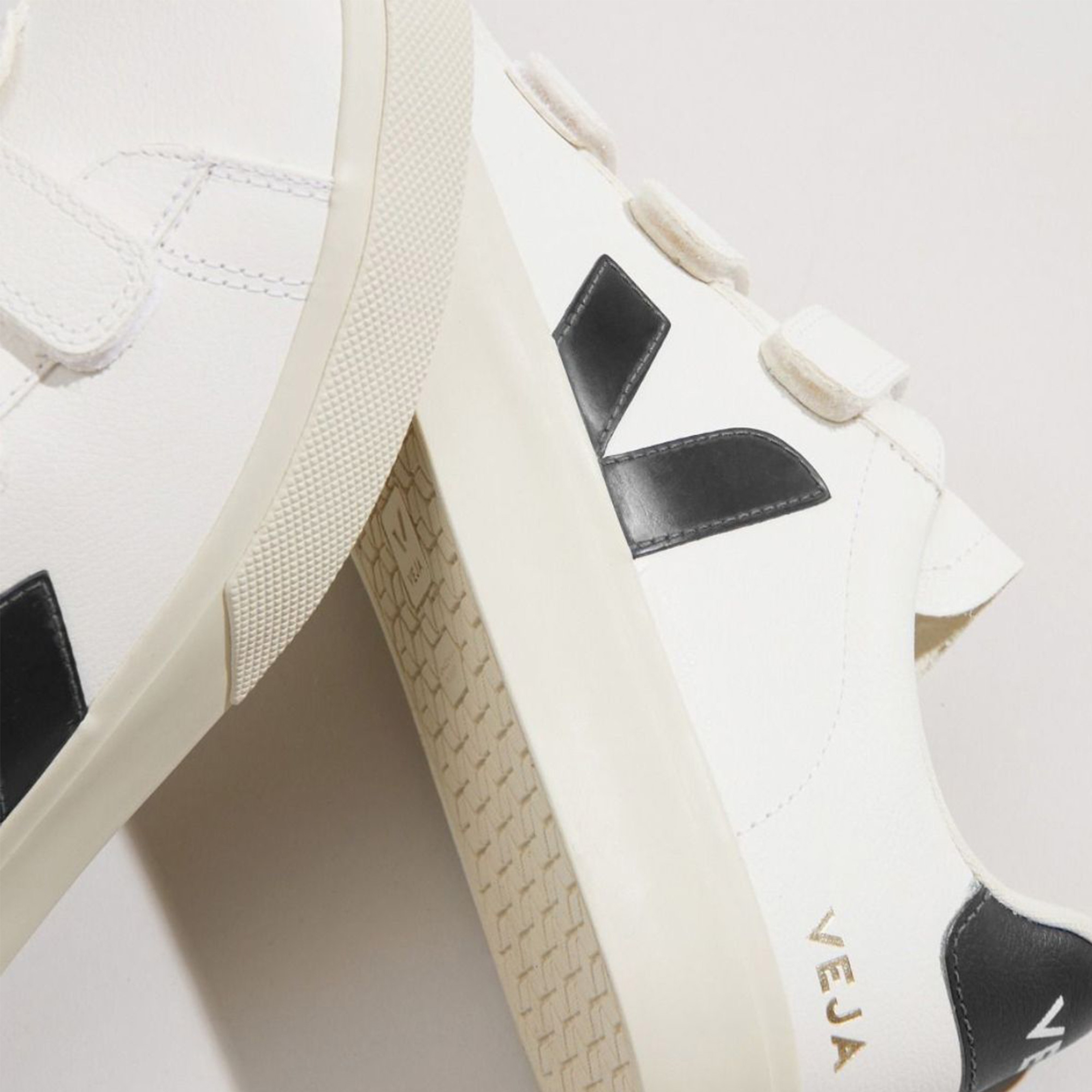 VEJA Recife Chromefree Kadın Beyaz Sneaker