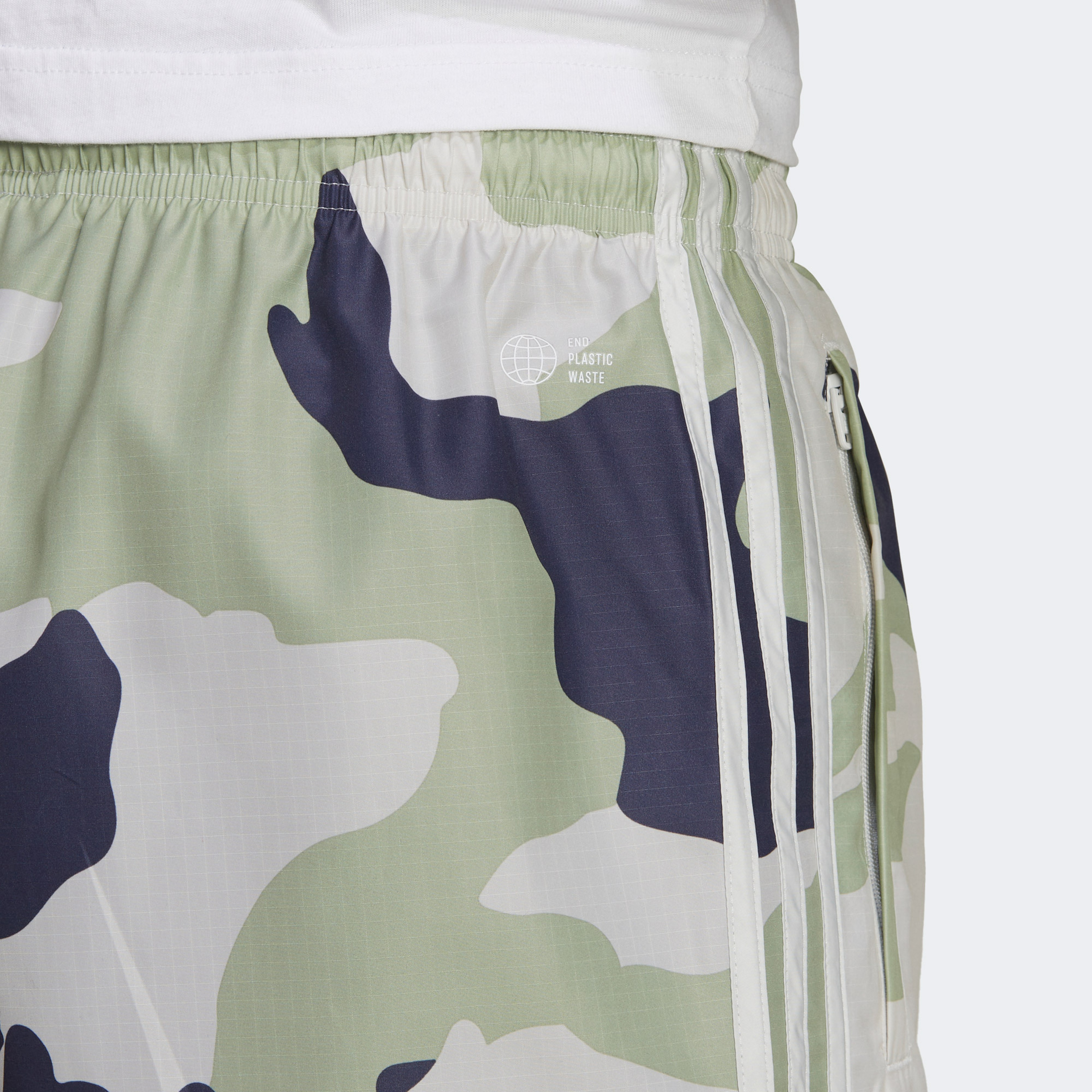 adidas Graphics Camo Erkek Gri Şort