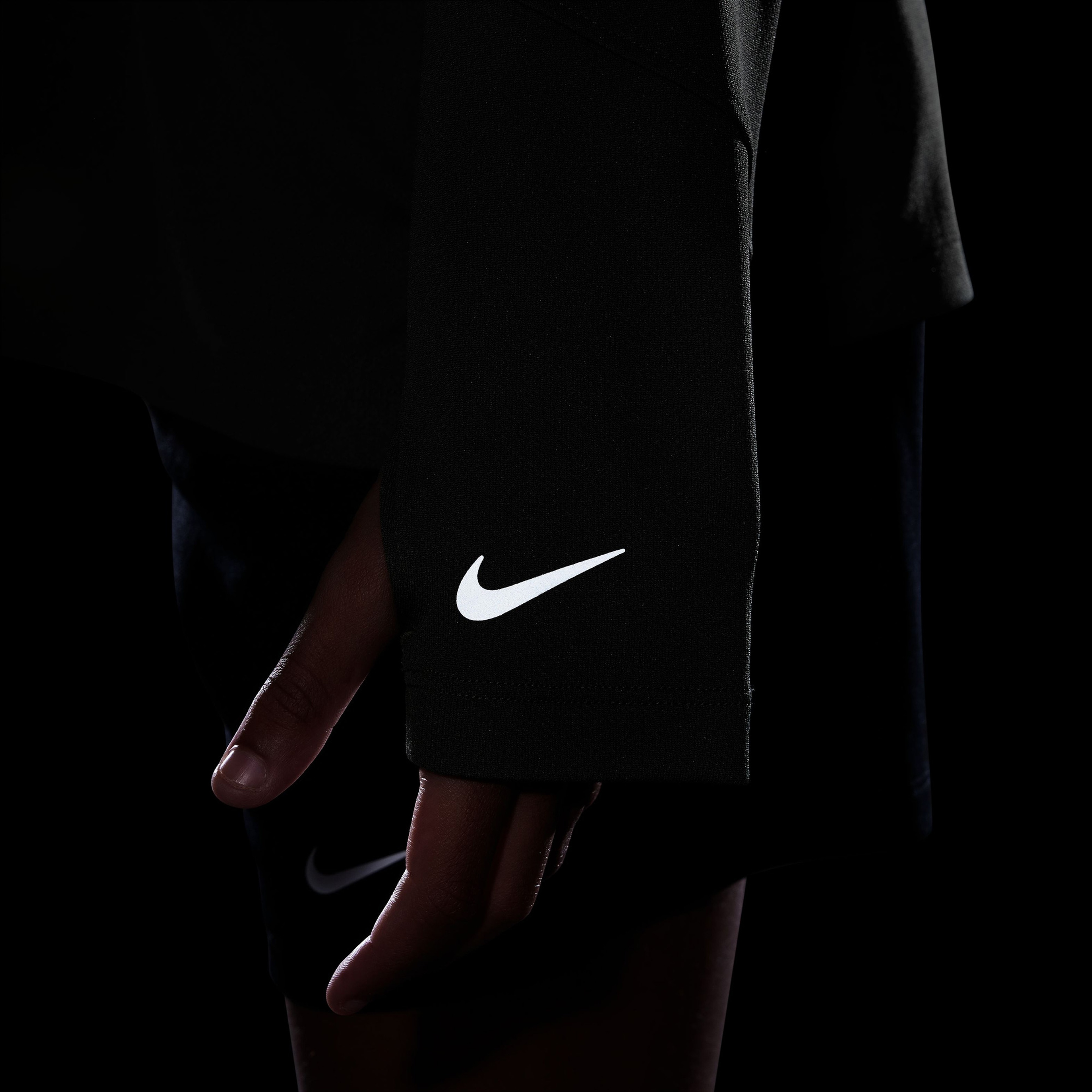 Nike Multi Dri-Fit Uv Çocuk Siyah Günlük Sweatshirt