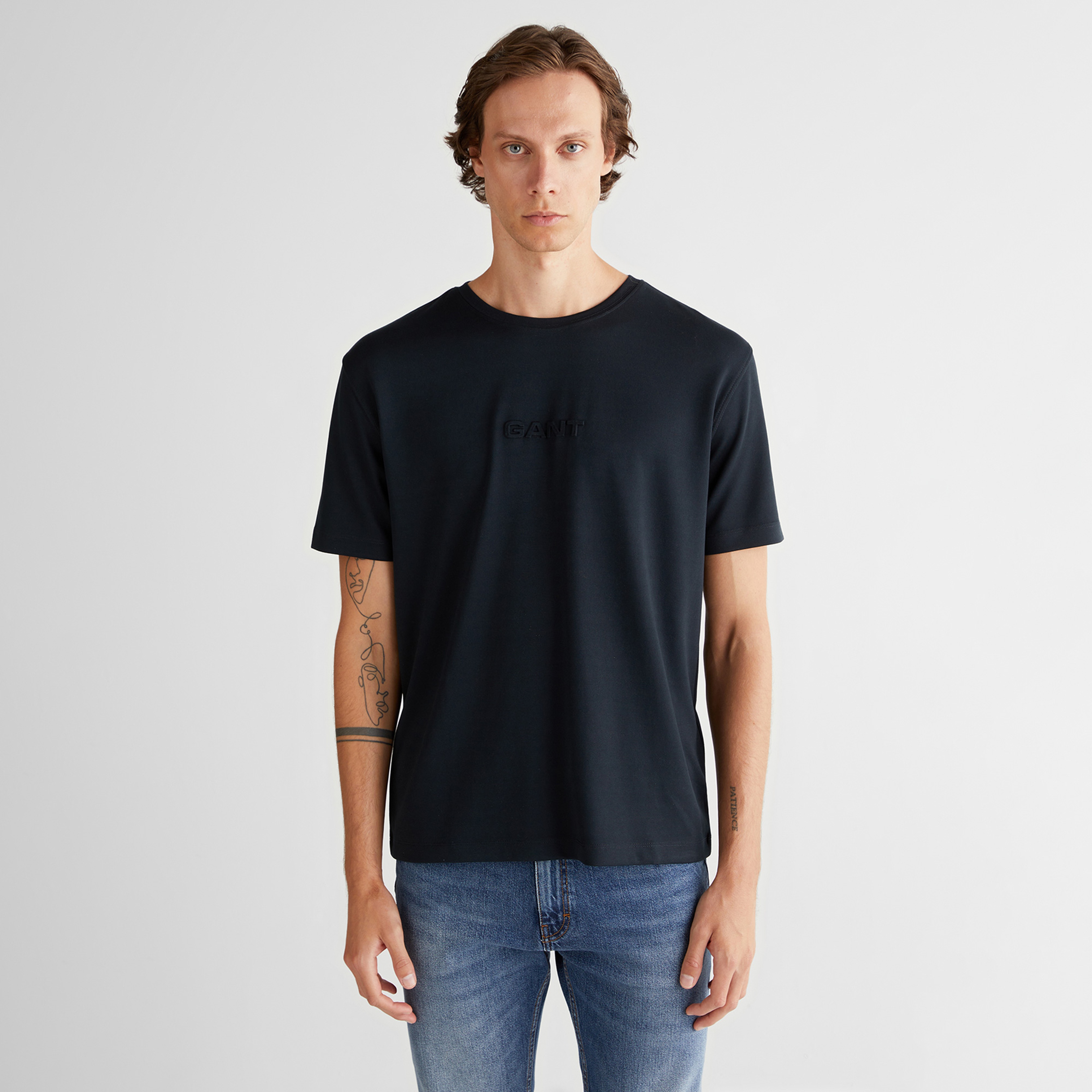 Emboss c-neck t-shirt
