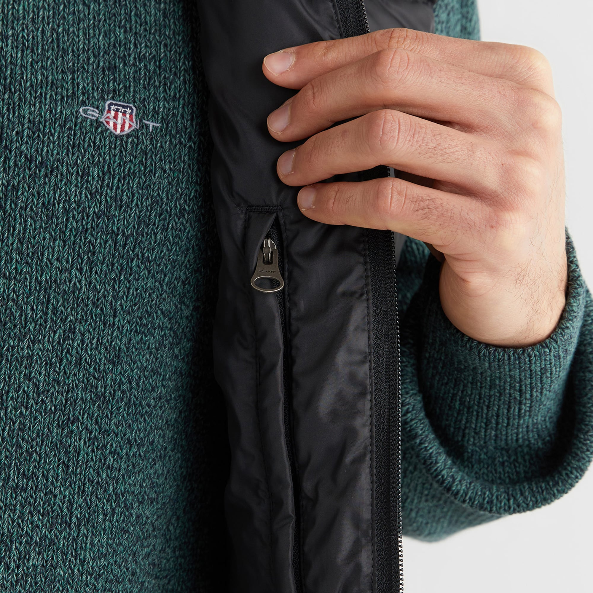 GANT Erkek Siyah Regular Fit Dik Yaka Kaz Tüyü Yelek