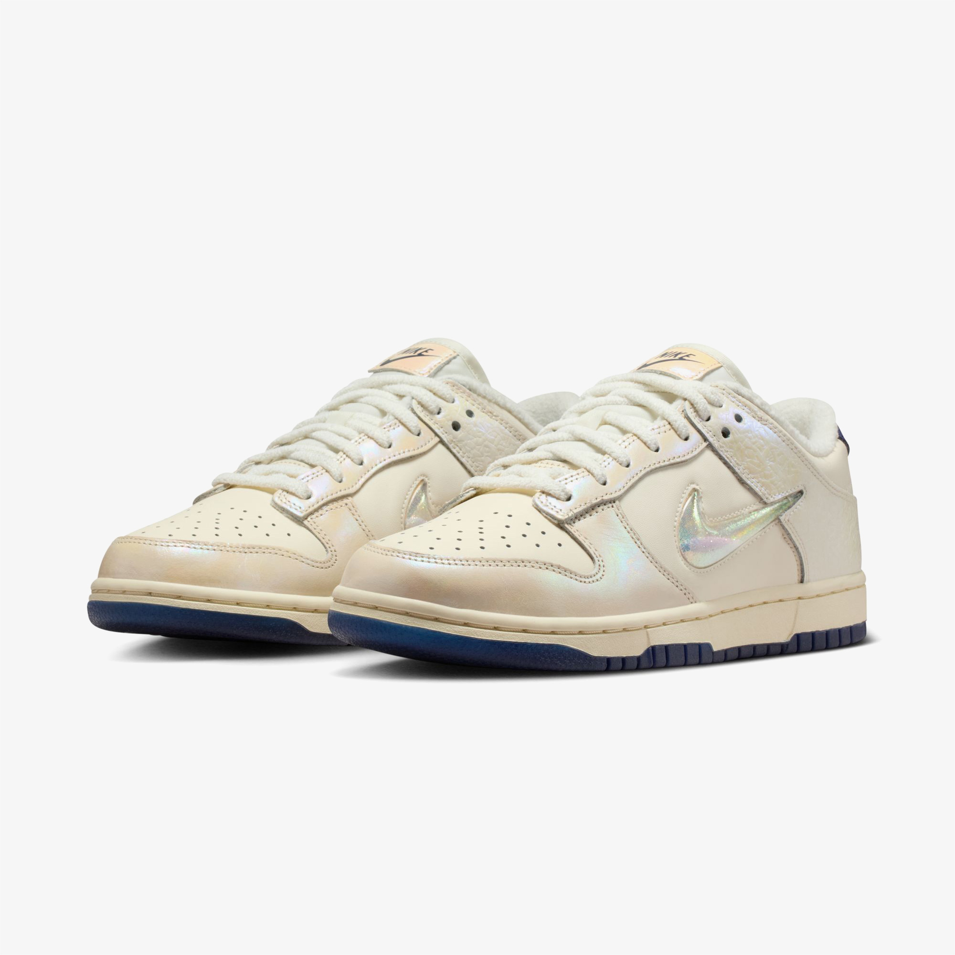 Nike Dunk Low Metallic Jewel Swoosh Sail Kadın Krem Spor Ayakkabı