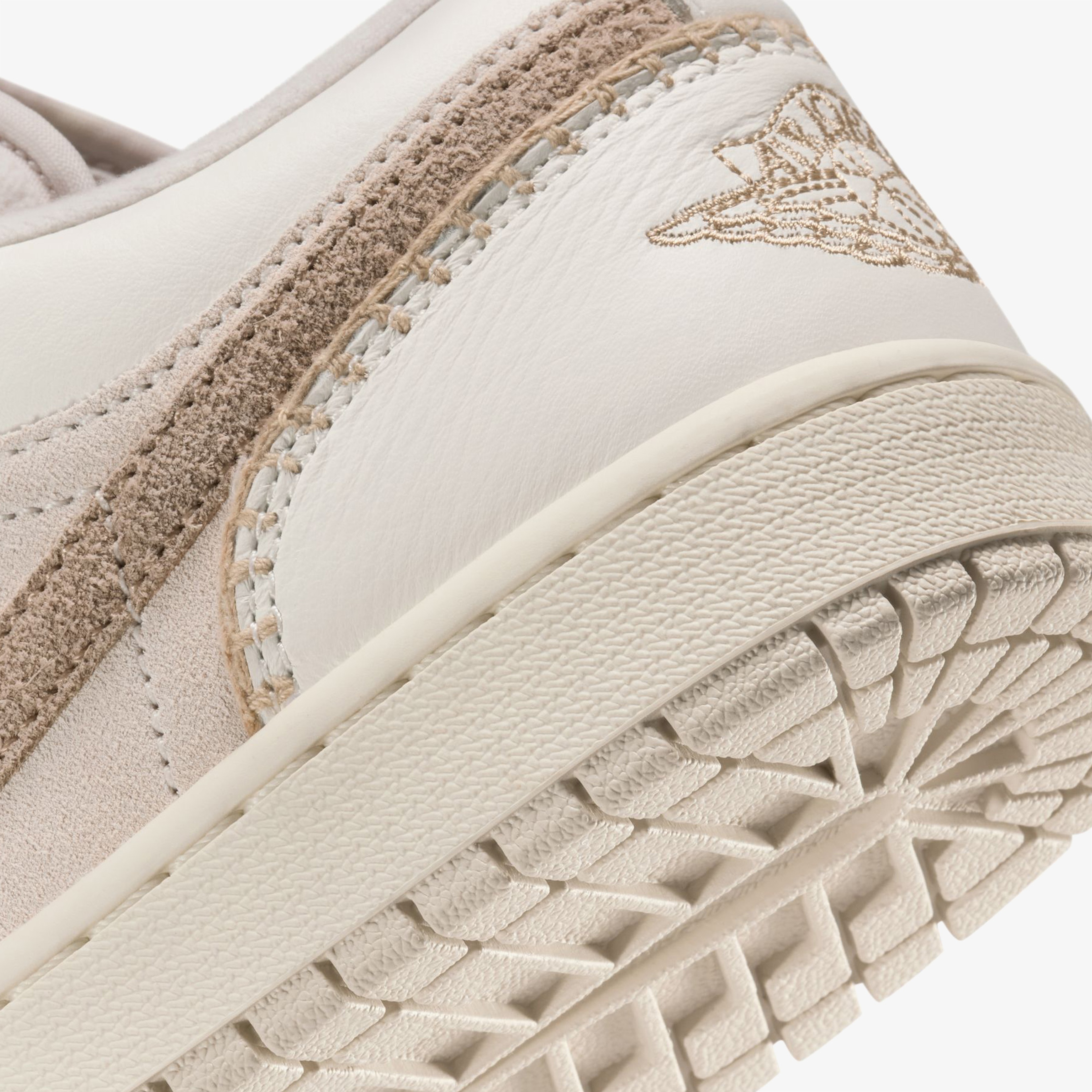 Jordan Air 1 Low SE Kadın Bej Spor Ayakkabı