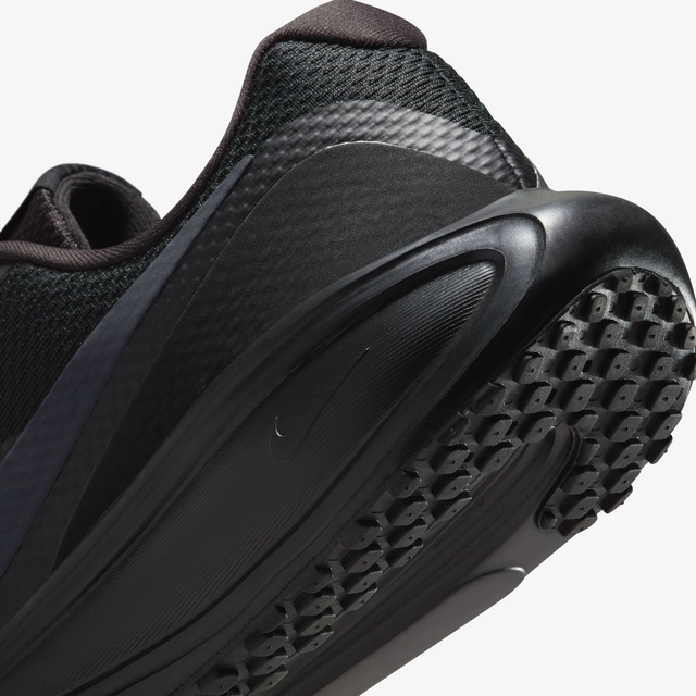 Nike Siyah Nike Revolution 8
