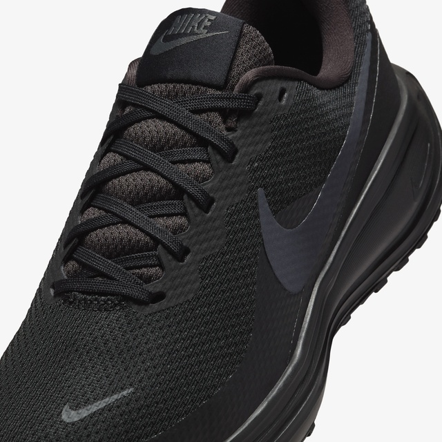 Nike Siyah Nike Revolution 8