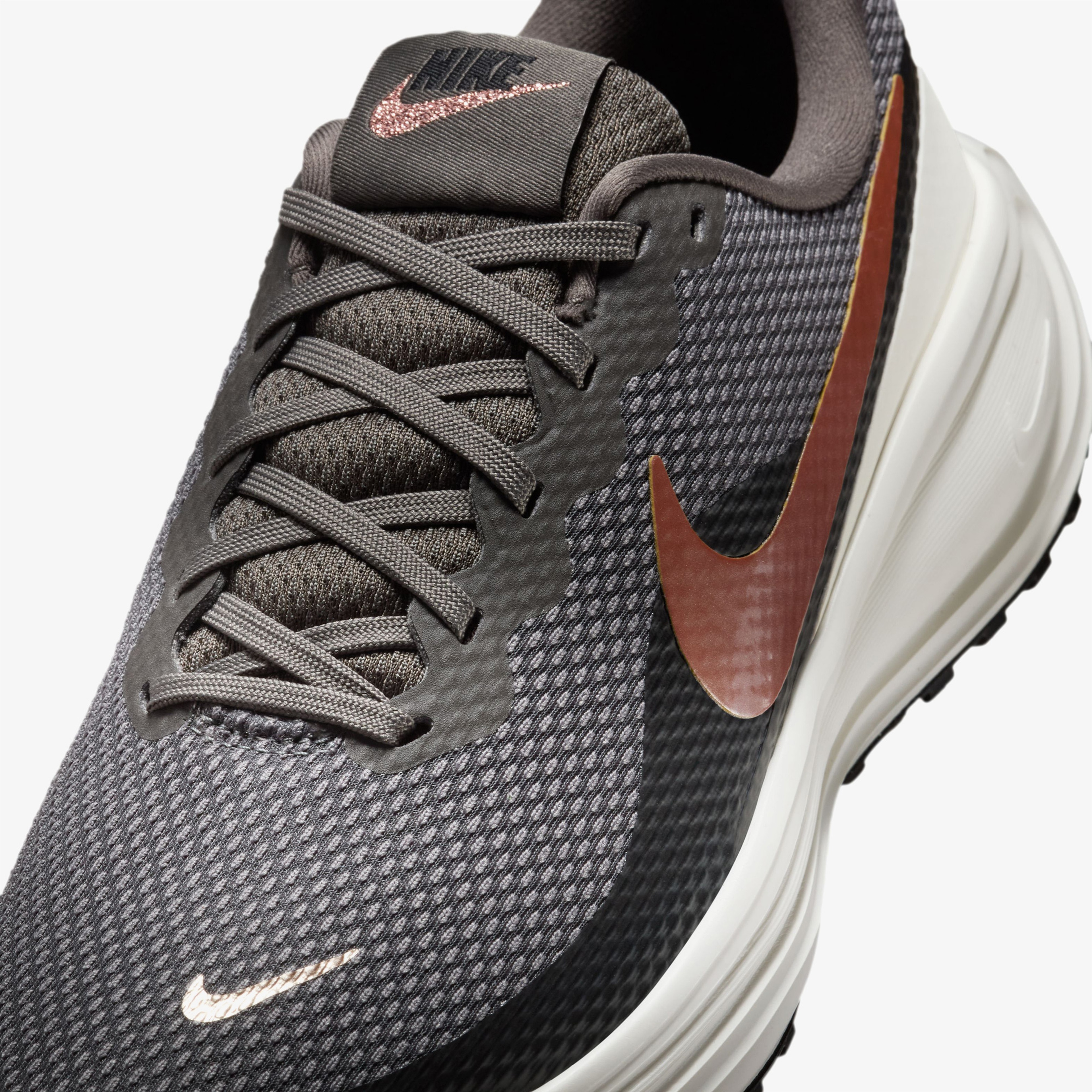 Nike Revolution 8 Kadın Gri Koşu Ayakkabısı