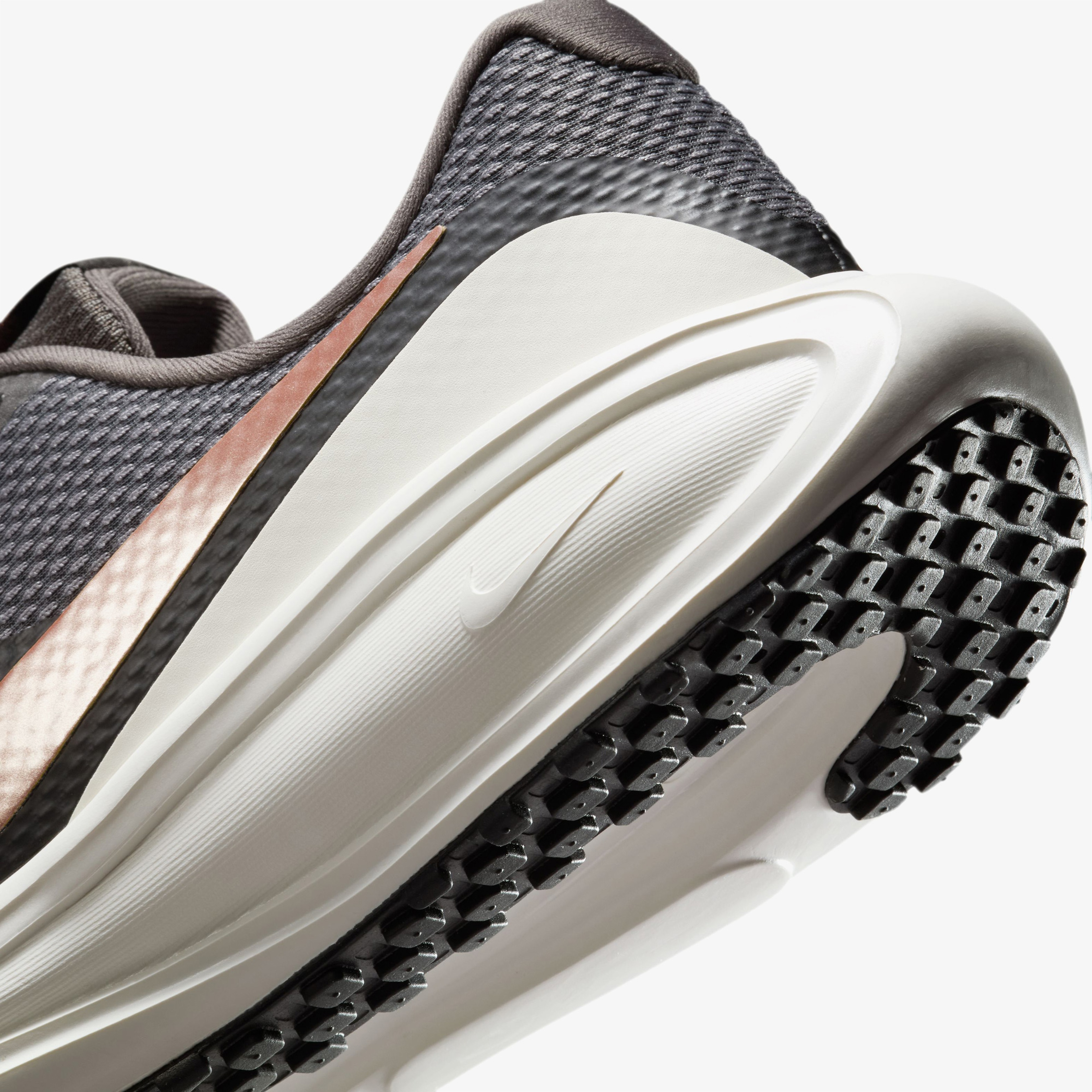 Nike Revolution 8 Kadın Gri Koşu Ayakkabısı