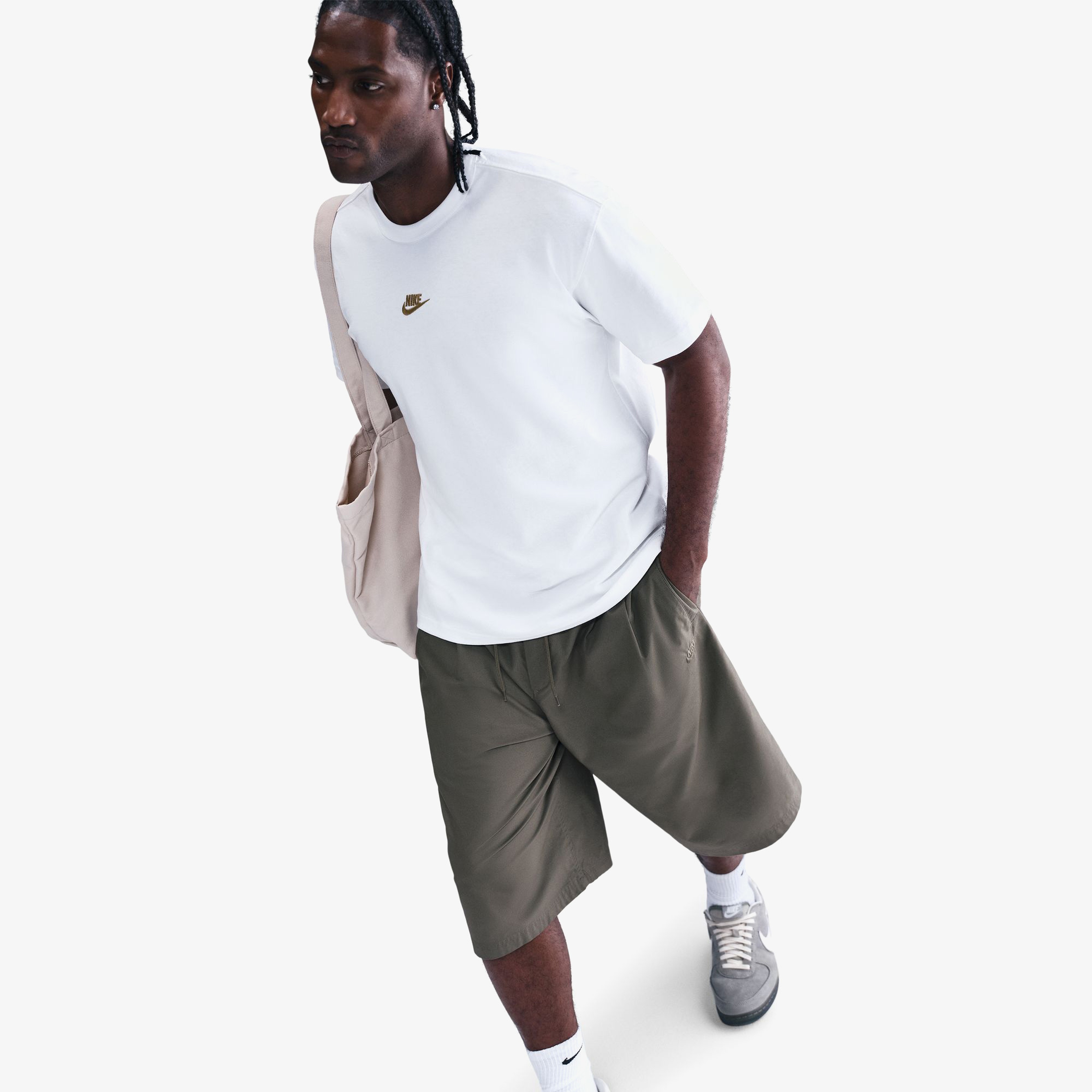 Nike Premium Essential Erkek Beyaz T-Shirt