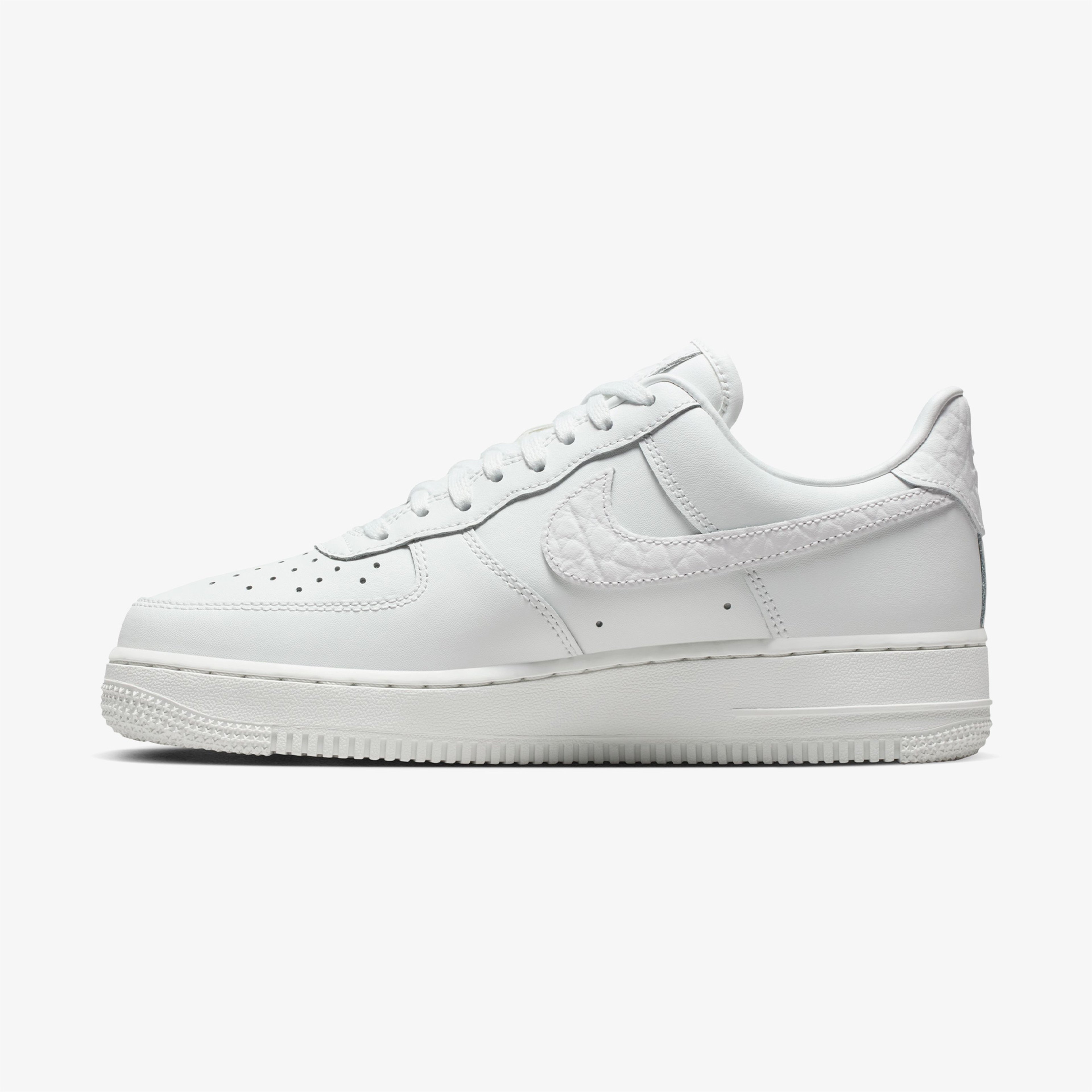 Nike Air Force 1 '07 Low Kadın Beyaz Spor Ayakkabı