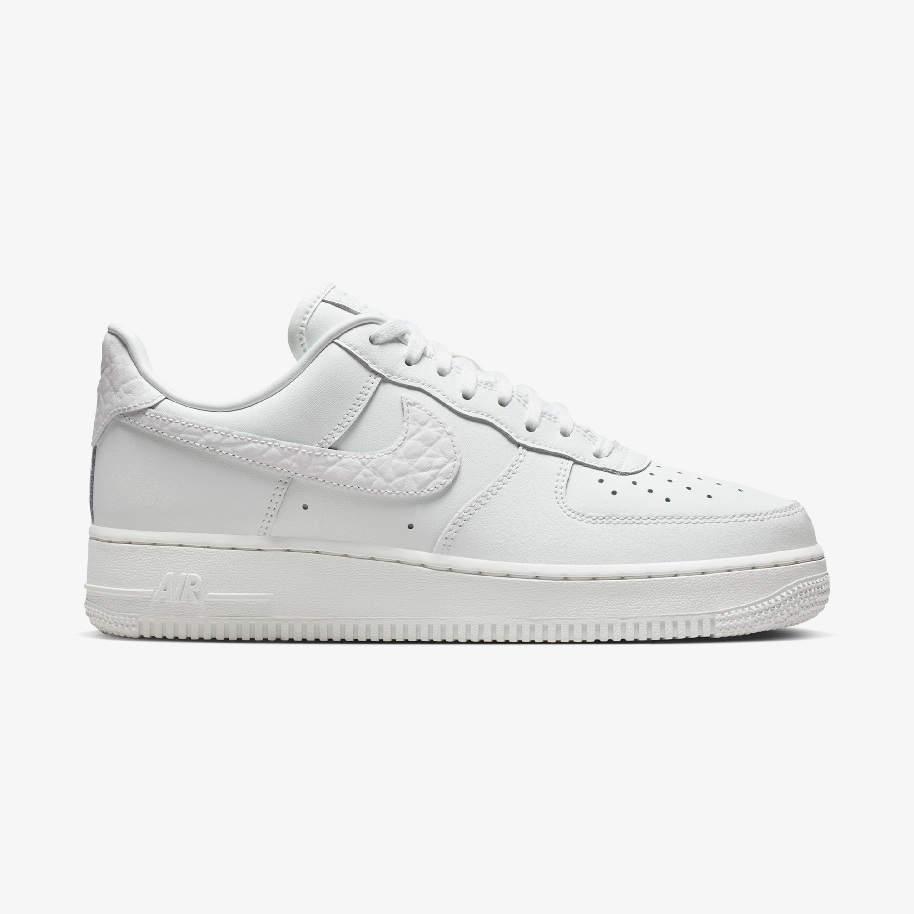 Nike Air Force 1 '07 Low Kadın Beyaz Spor Ayakkabı
