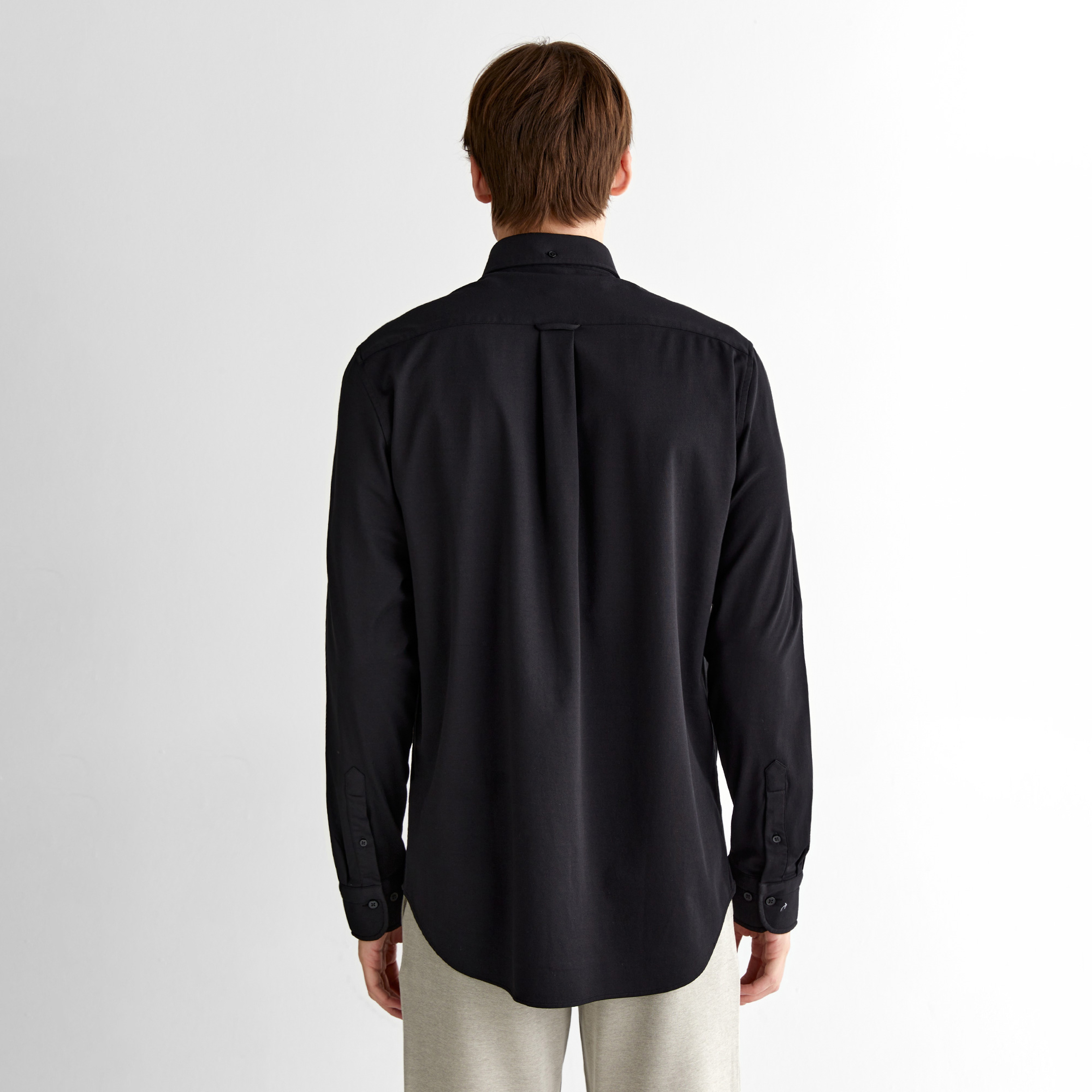 GANT Erkek Siyah Regular Fit Düğmeli Yaka Gömlek