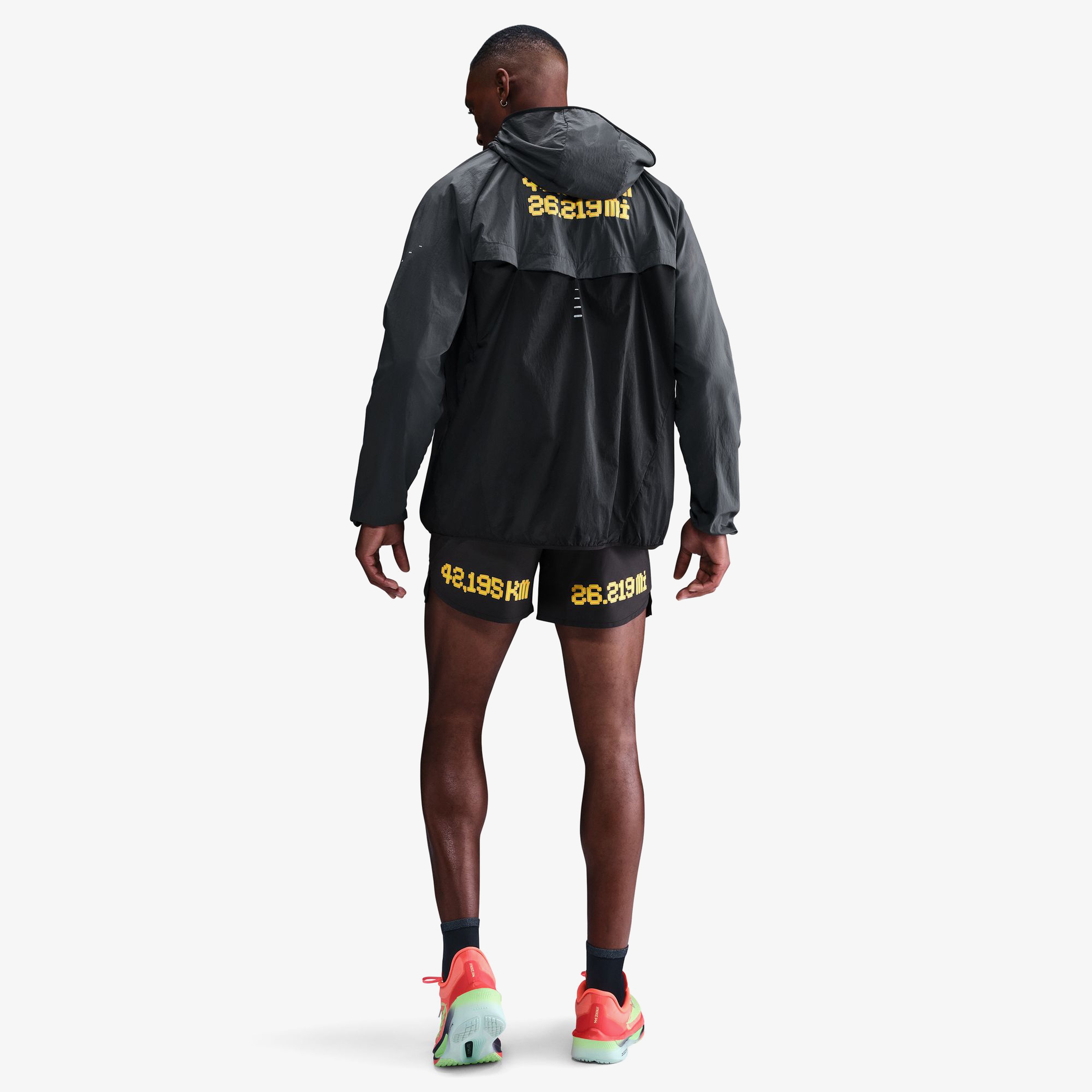 Nike Stride Erkek Siyah Koşu Ceketi