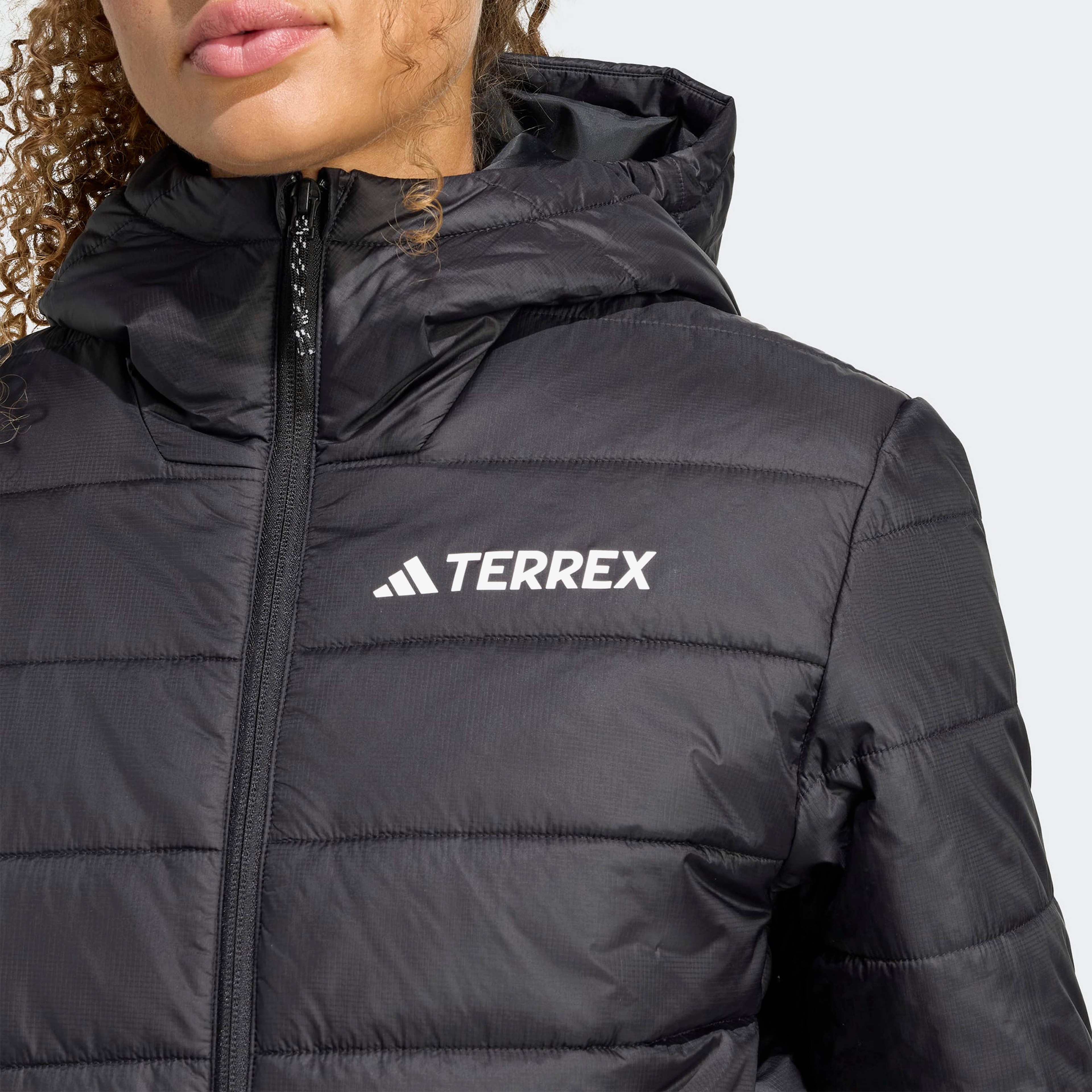 adidas Terrex Multi Essentials Climawarm Yalıtımlı Kapüşonlu Kadın Siyah Yürüyüş Montu