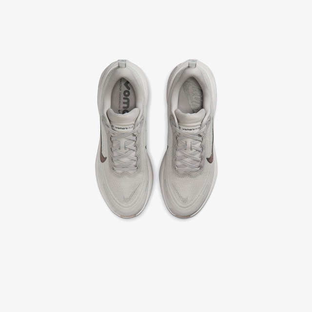 Nike Nike Vomero Plus Erkek Gri Koşu Ayakkabısı Occasion'da! Gri - 6. görsel