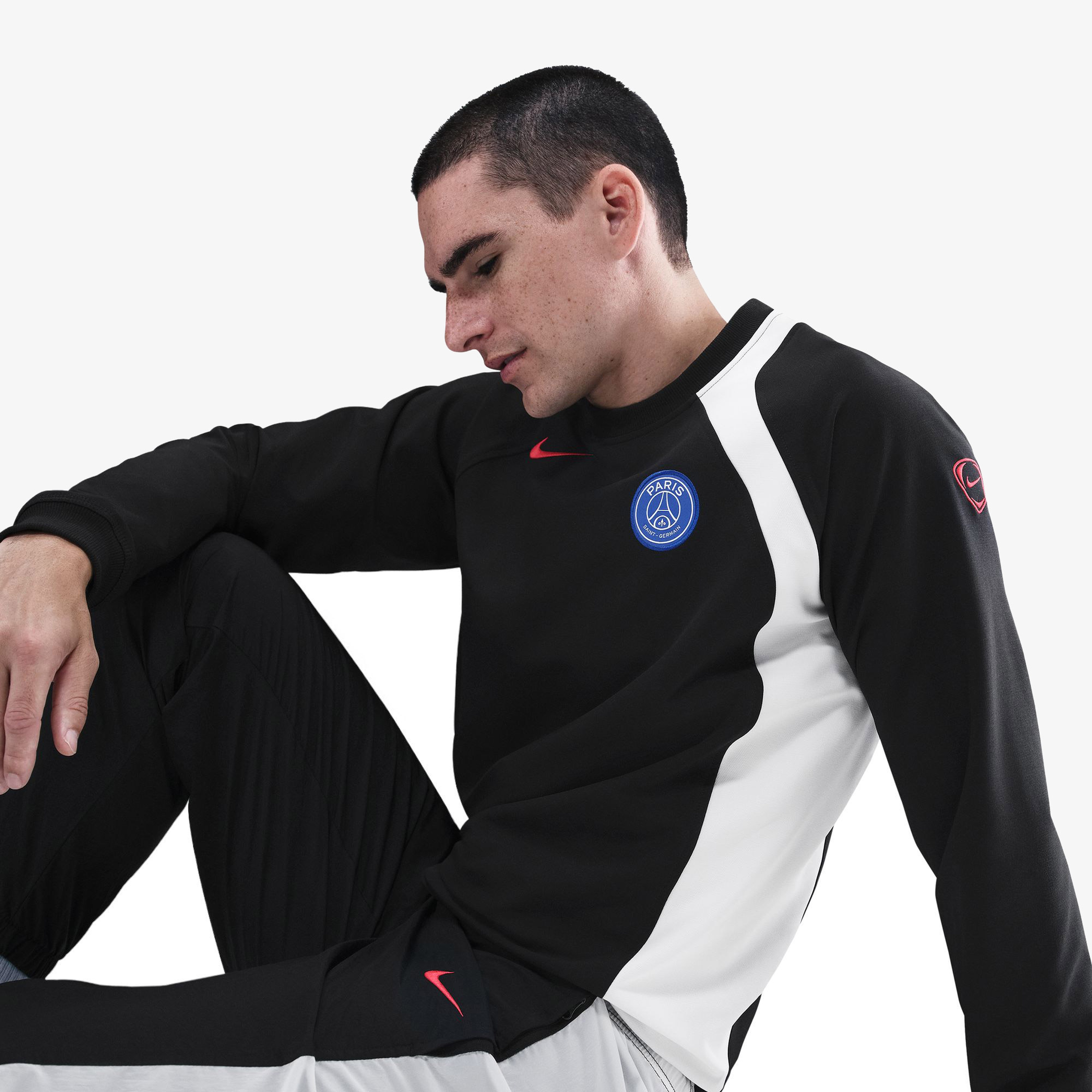 Nike T90 Crew Erkek Siyah Futbol Sweatshirt