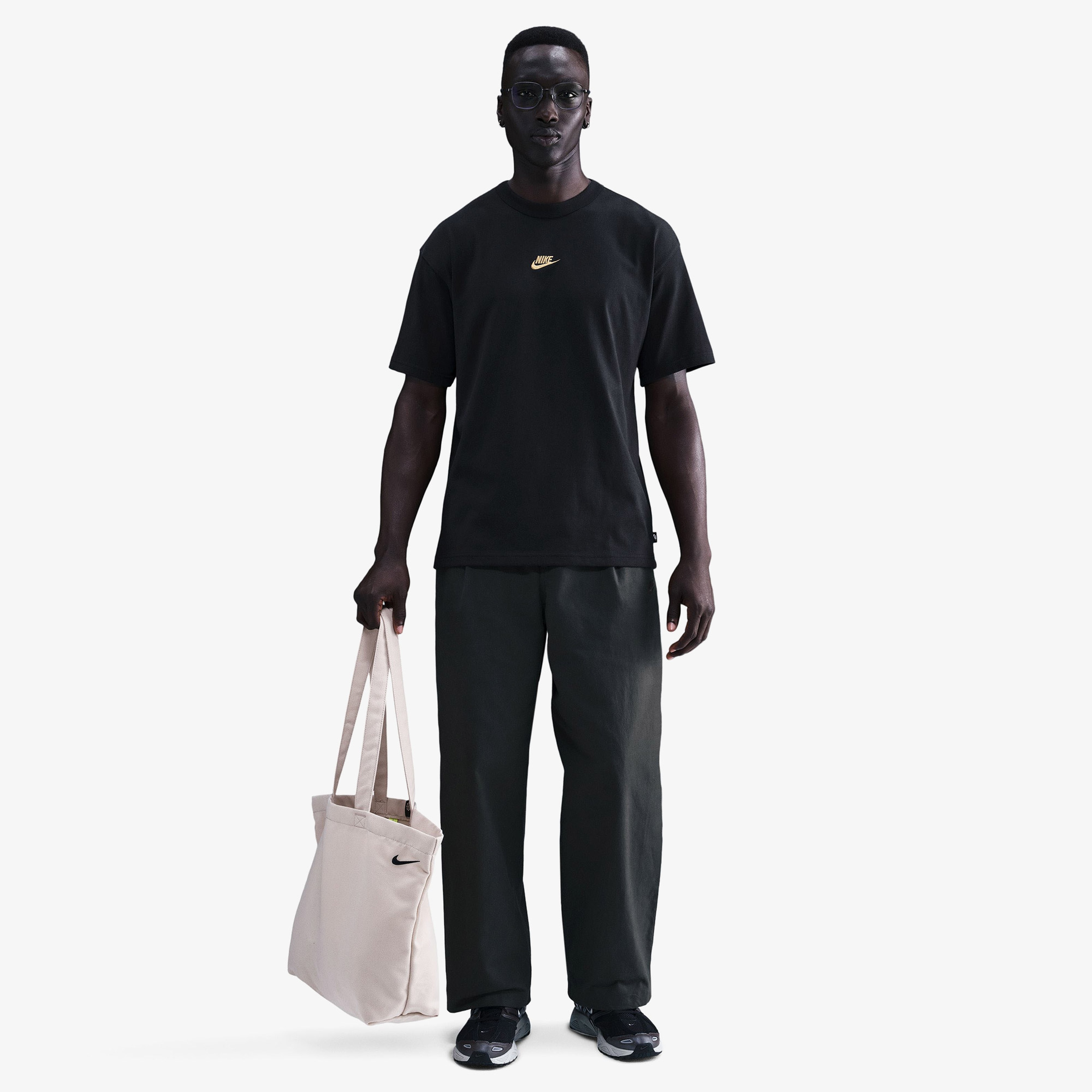 Nike Premium Essential Erkek Siyah T-Shirt