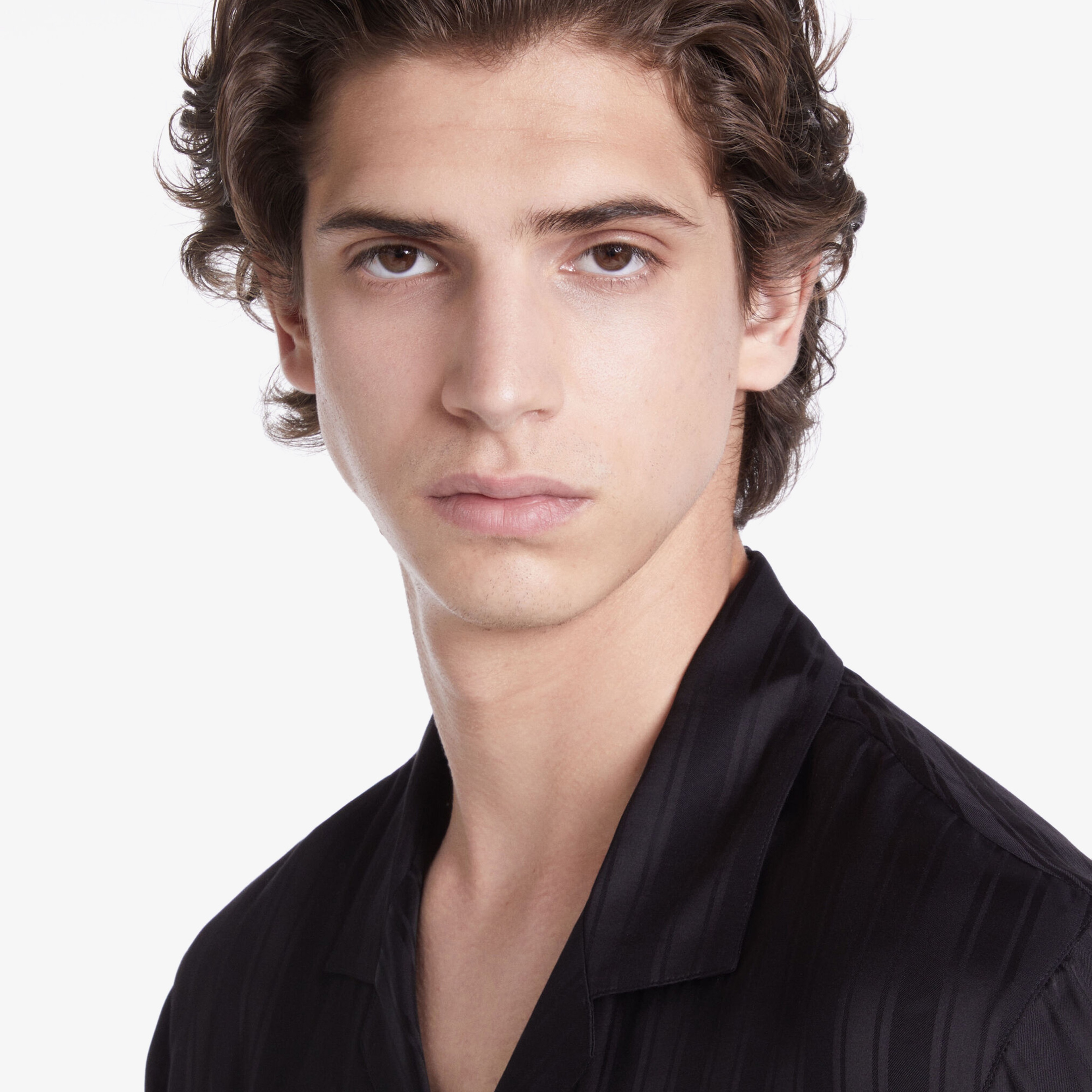 ERKEK COMFORT FIT ÇİZGİLİ SİYAH GÖMLEK