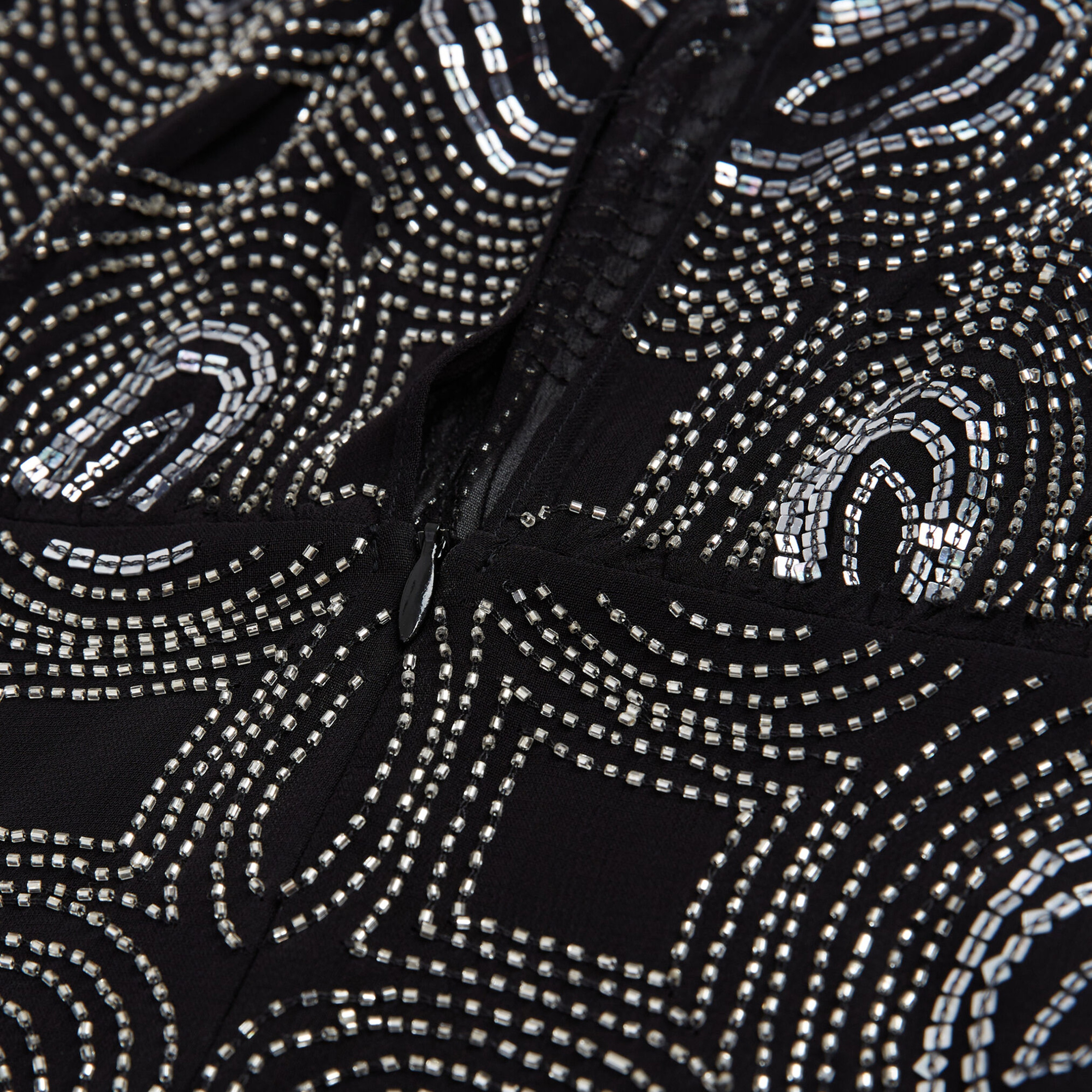 KADIN DESENLİ SİYAH ELBİSE