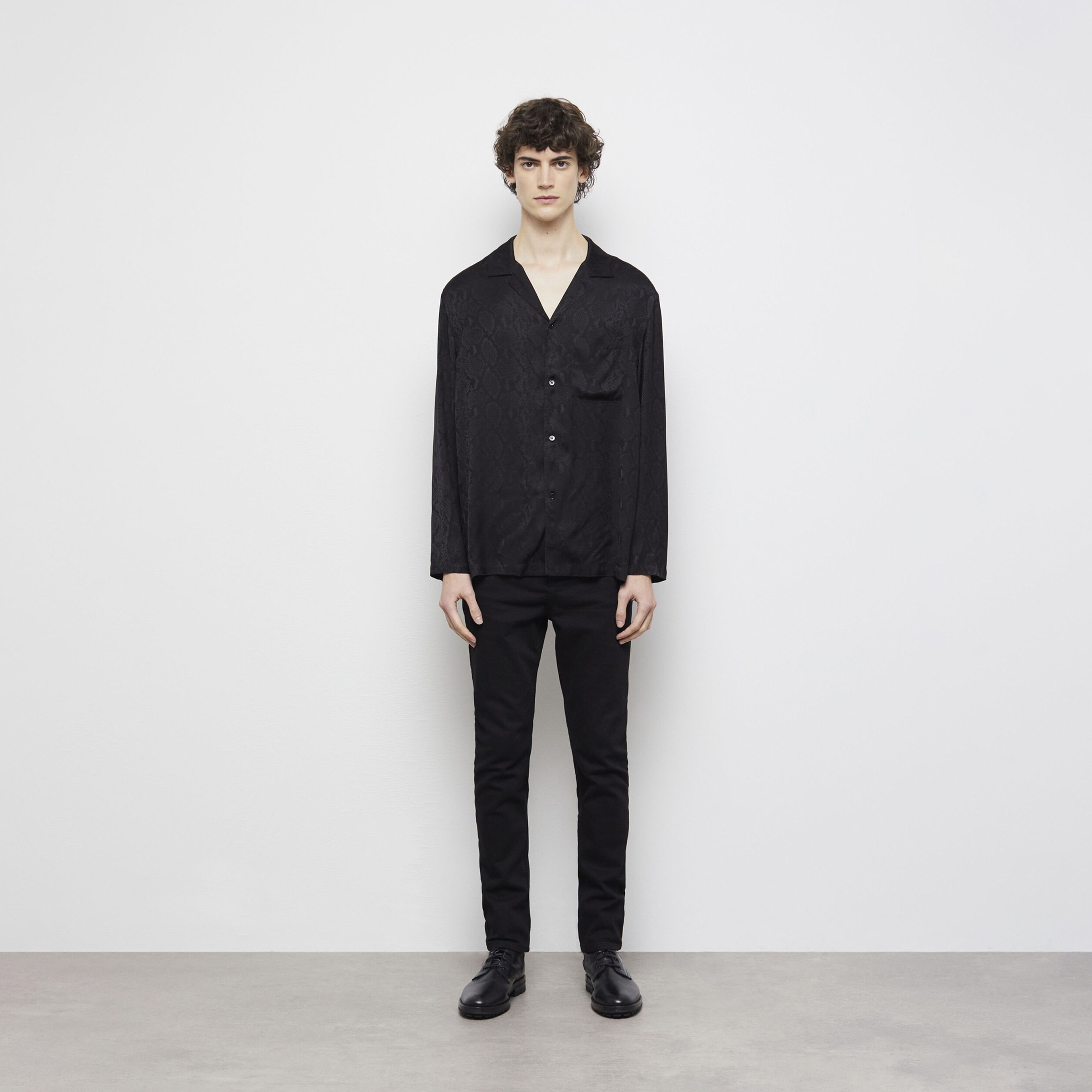 ERKEK DESENLİ SİYAH GÖMLEK