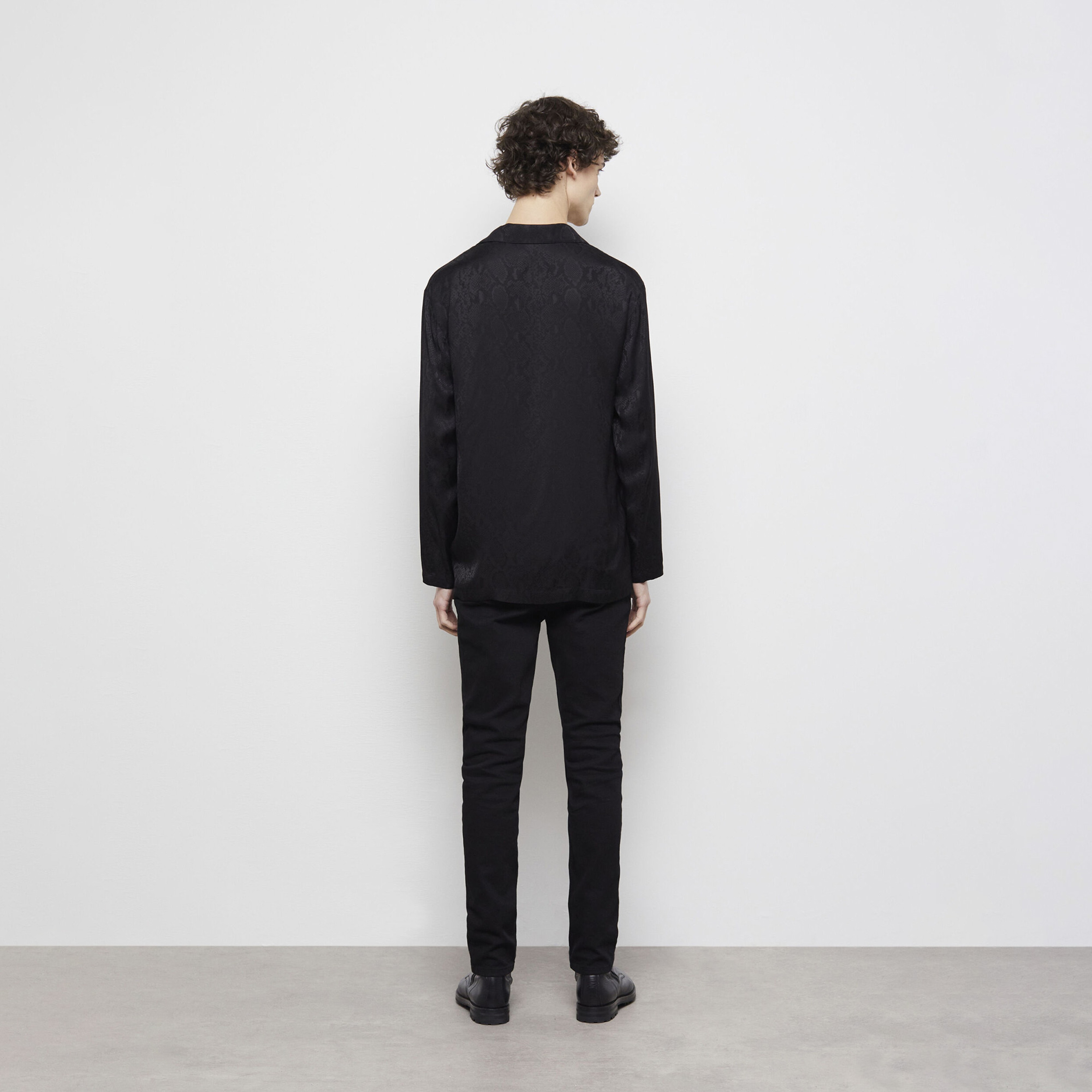 ERKEK DESENLİ SİYAH GÖMLEK