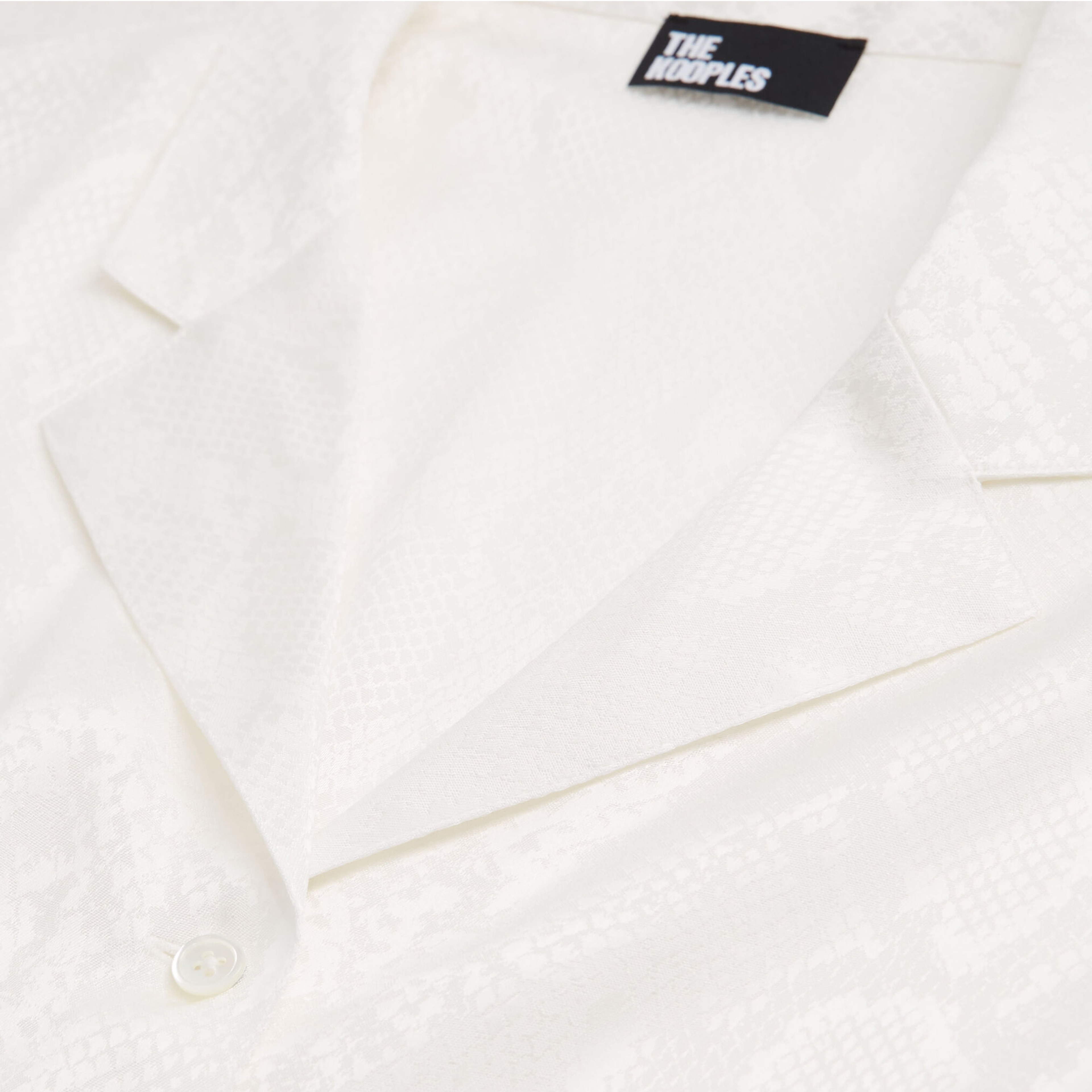 KADIN DESENLİ BEYAZ SATEN GÖMLEK