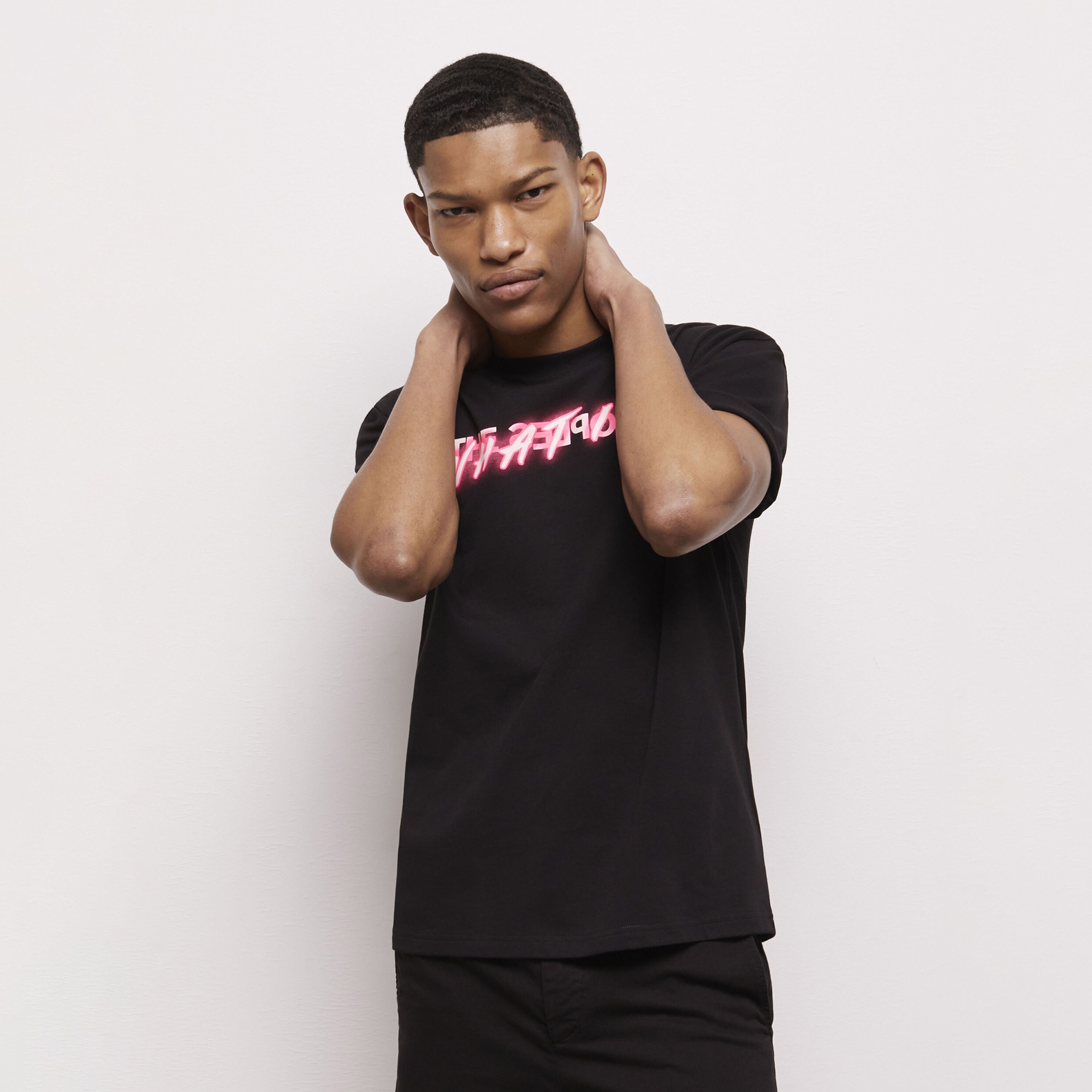 ERKEK BASKILI SİYAH T-SHIRT