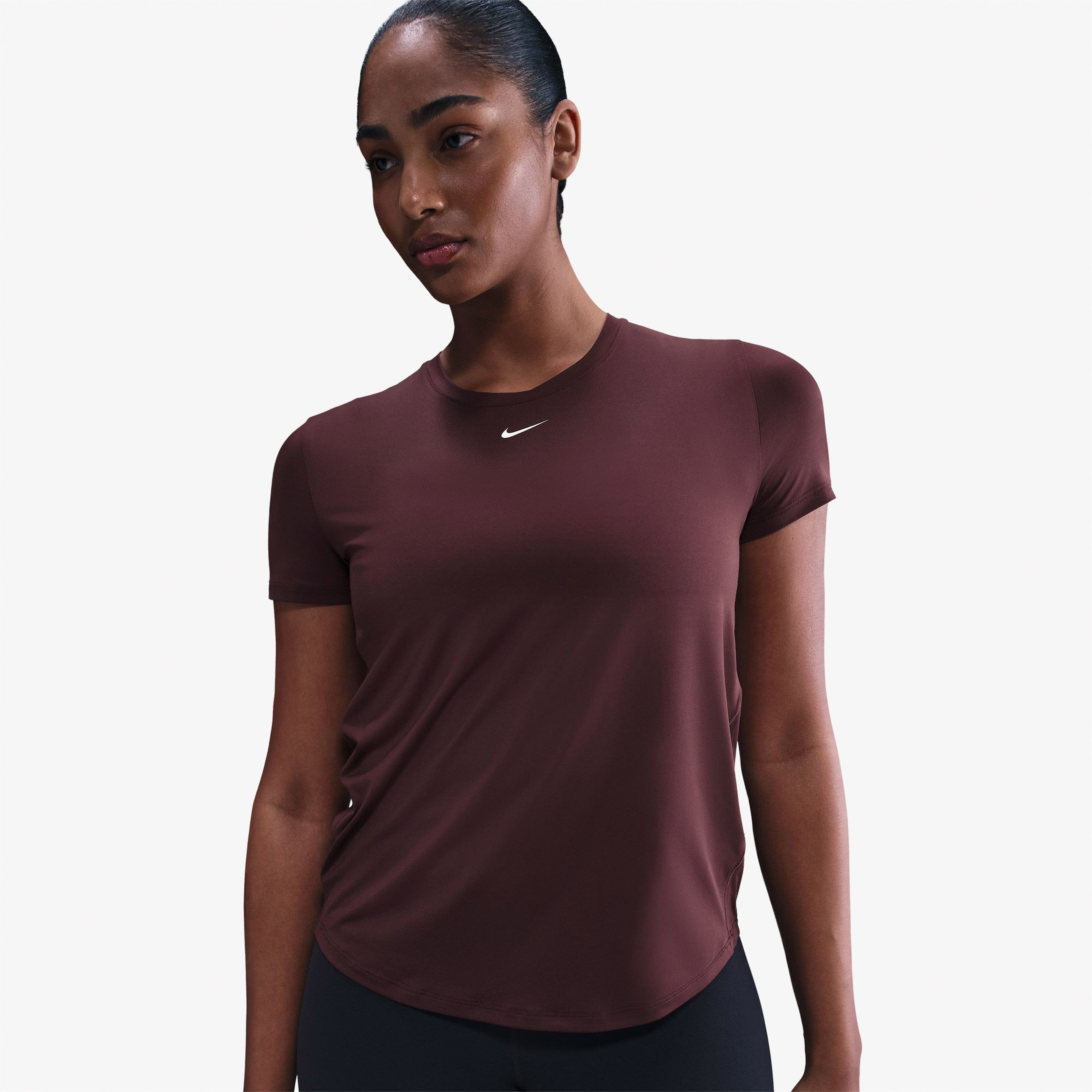 Nike One Classic Dri-FIT Kadın Siyah Antrenman T-Shirt