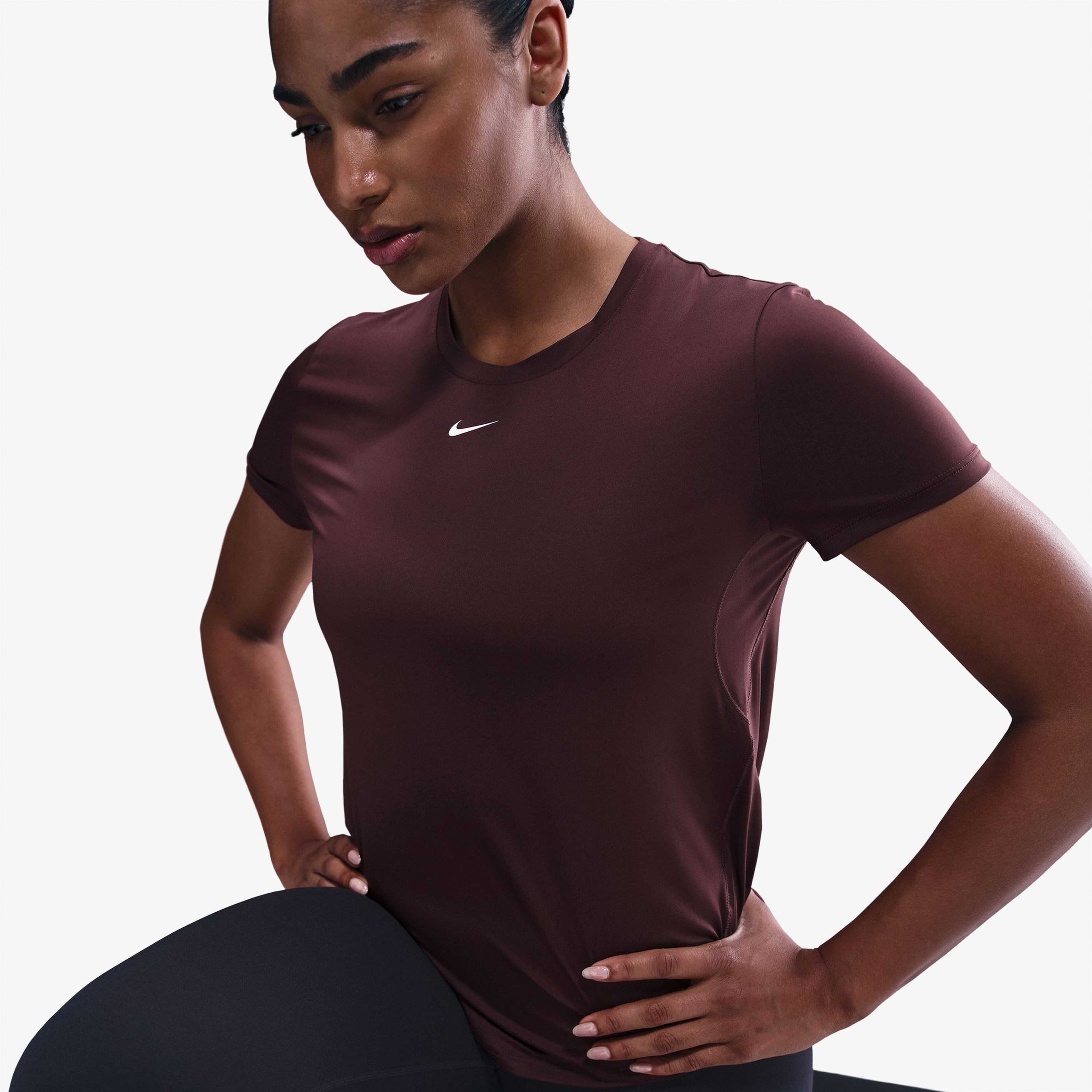 Nike One Classic Dri-FIT Kadın Siyah Antrenman T-Shirt
