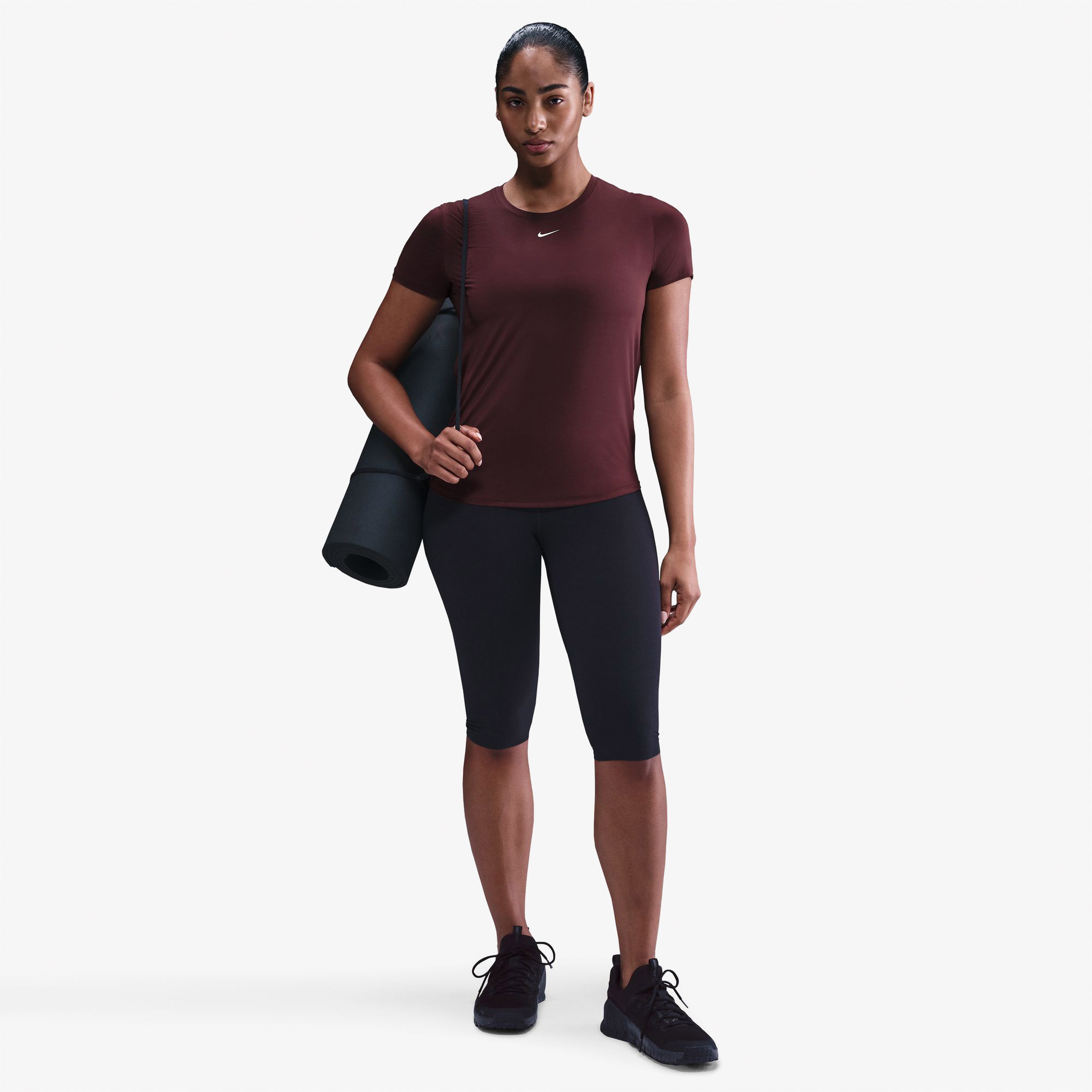 Nike One Classic Dri-FIT Kadın Siyah Antrenman T-Shirt