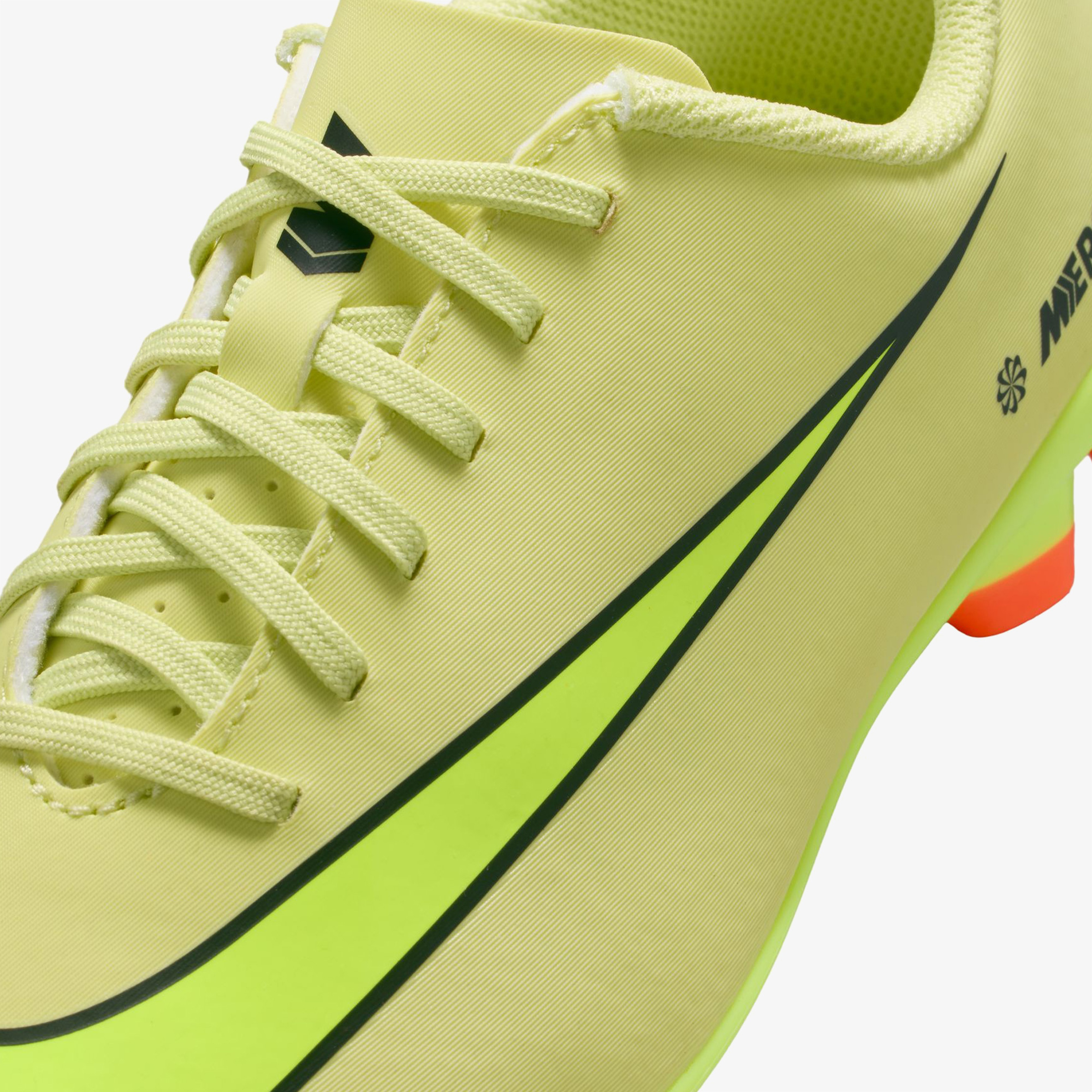 Nike Jr Vapor 16 Club Fg/Mg Çocuk Yeşil Çim Saha Kramponu