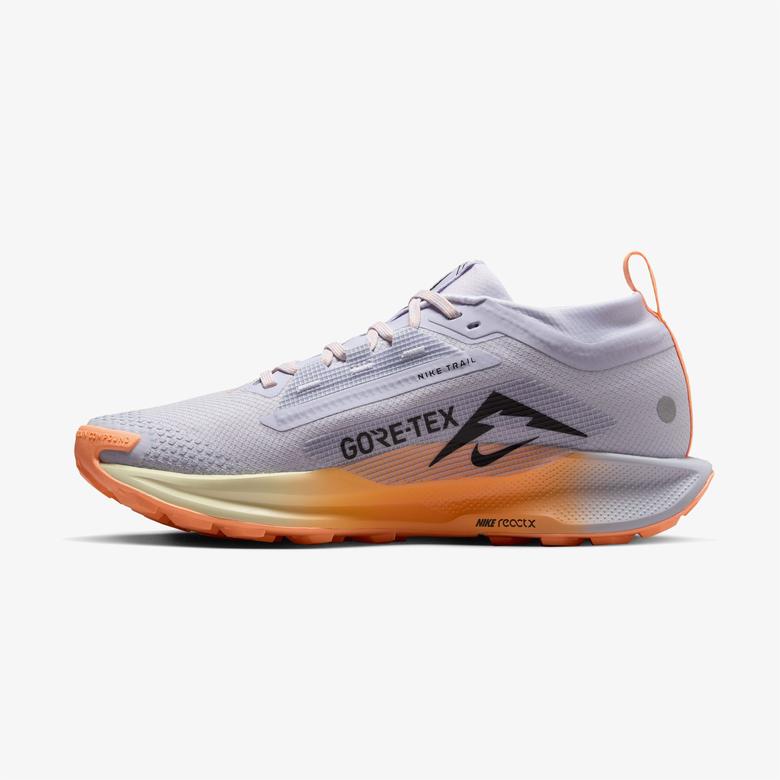 Nike Pegasus Trail 5 Gore-Tex Kadın Gri Koşu Ayakkabısı