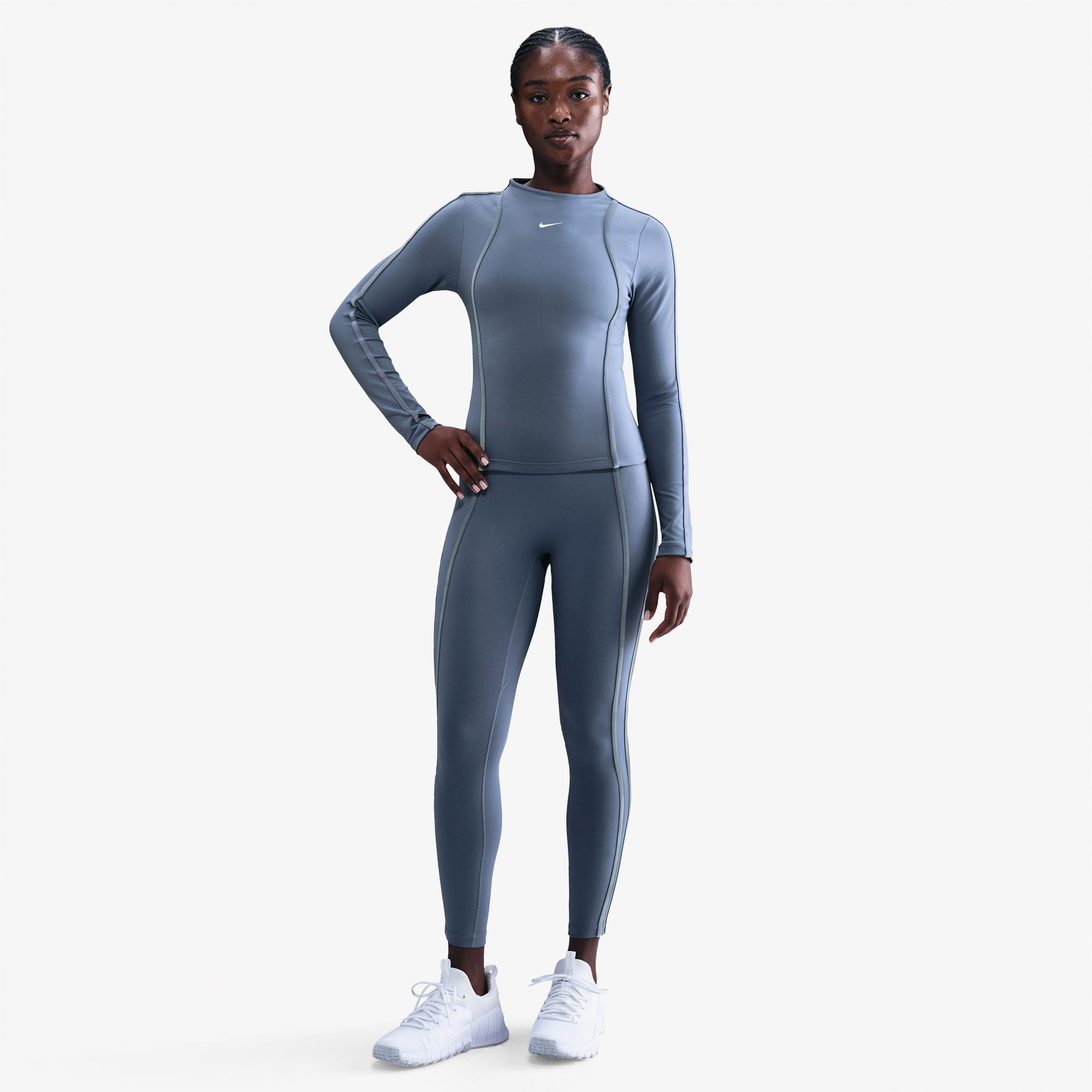 Nike One Fitted Dri-FIT Kadın Mavi T-Shirt