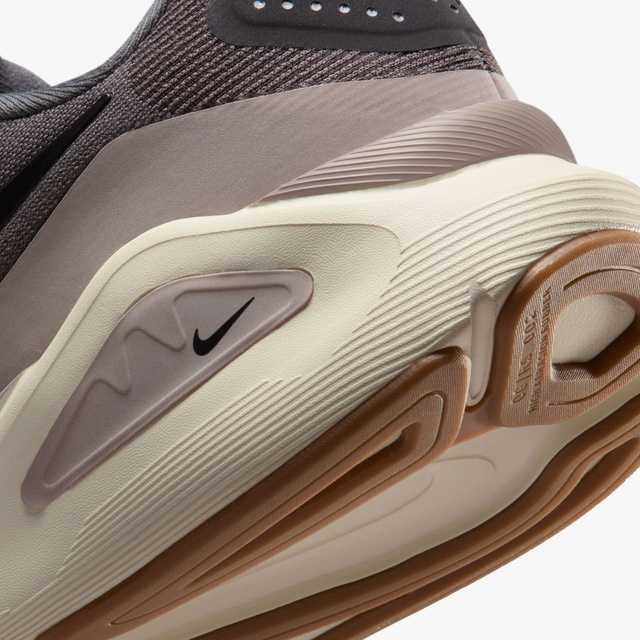 Nike Nike Structure 26 Erkek Kahverengi Koşu Ayakkabısı Occasion'da! Kahverengi - 10. görsel