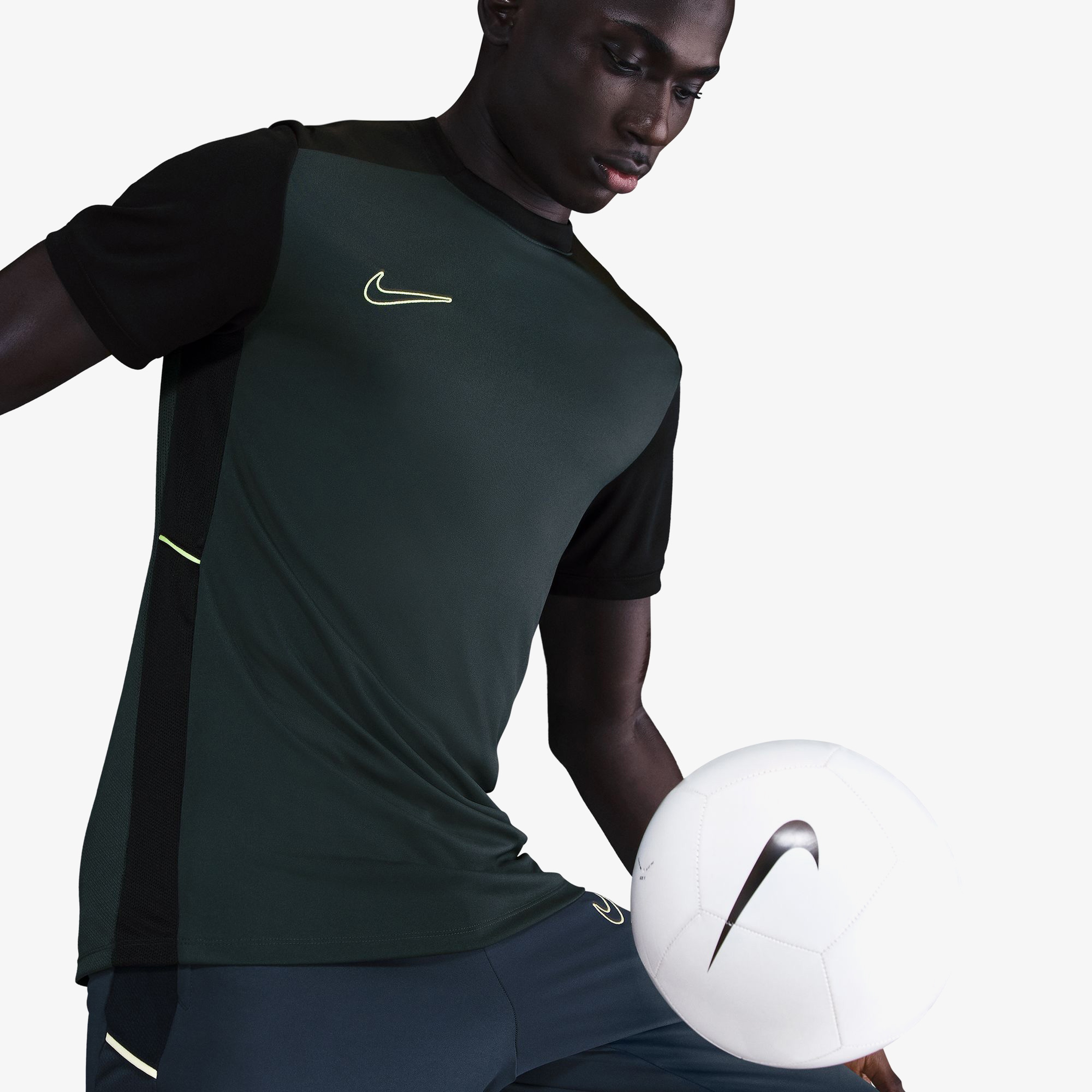 Nike Academy Erkek Yeşil Futbol T-Shirt