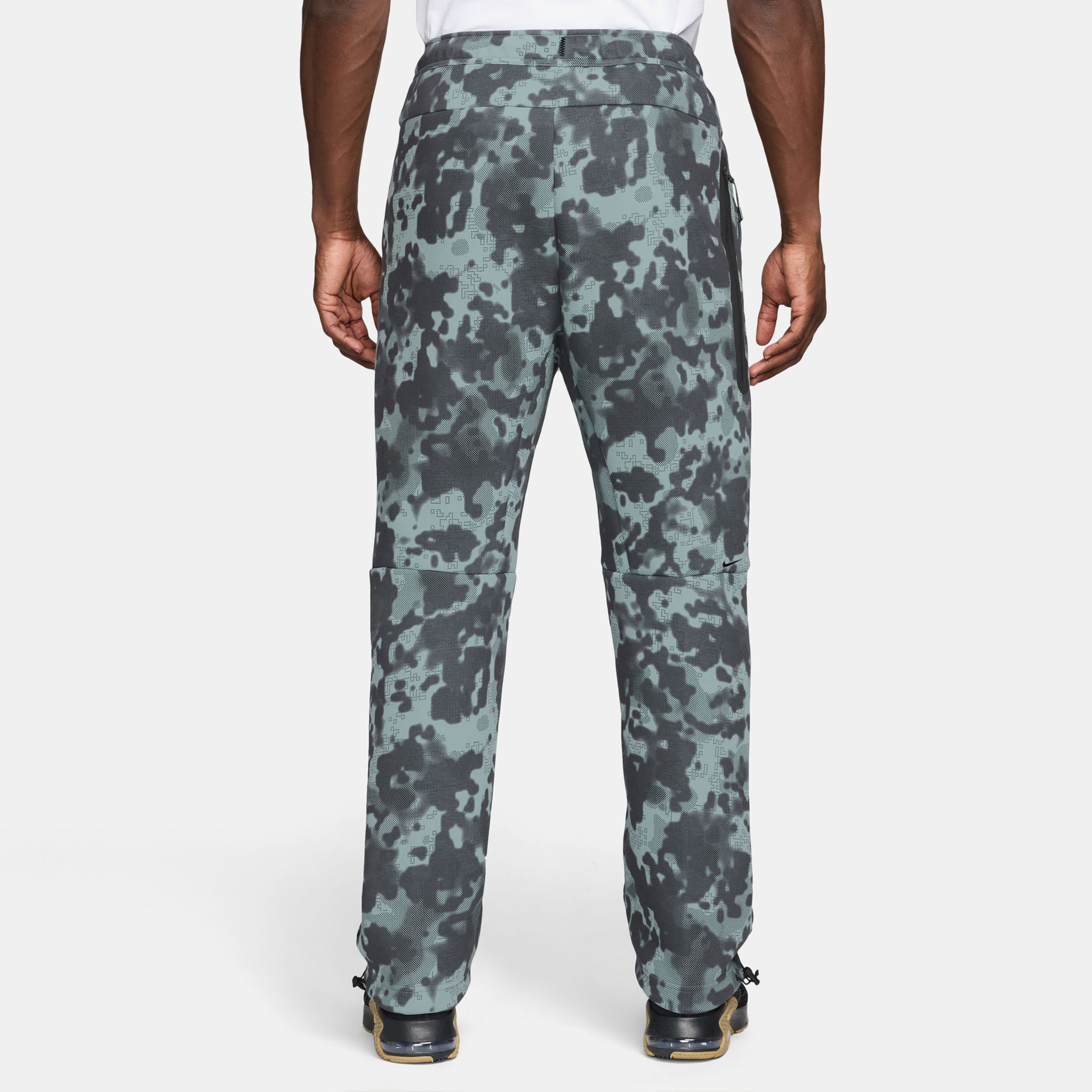 Nike Tech Fleece Açık Paçalı Kamuflaj Desenli Erkek Haki Eşofman Altı