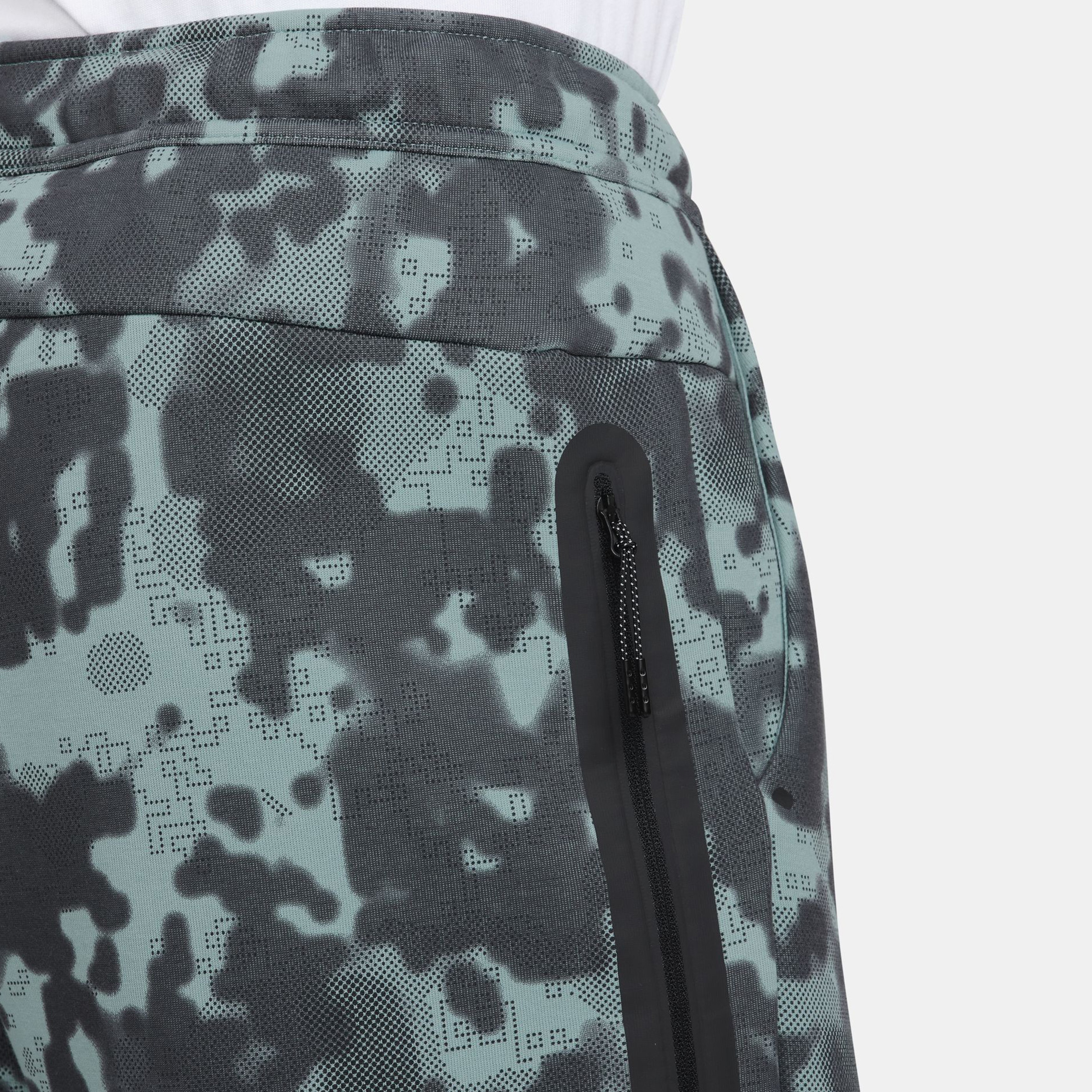 Nike Tech Fleece Açık Paçalı Kamuflaj Desenli Erkek Haki Eşofman Altı