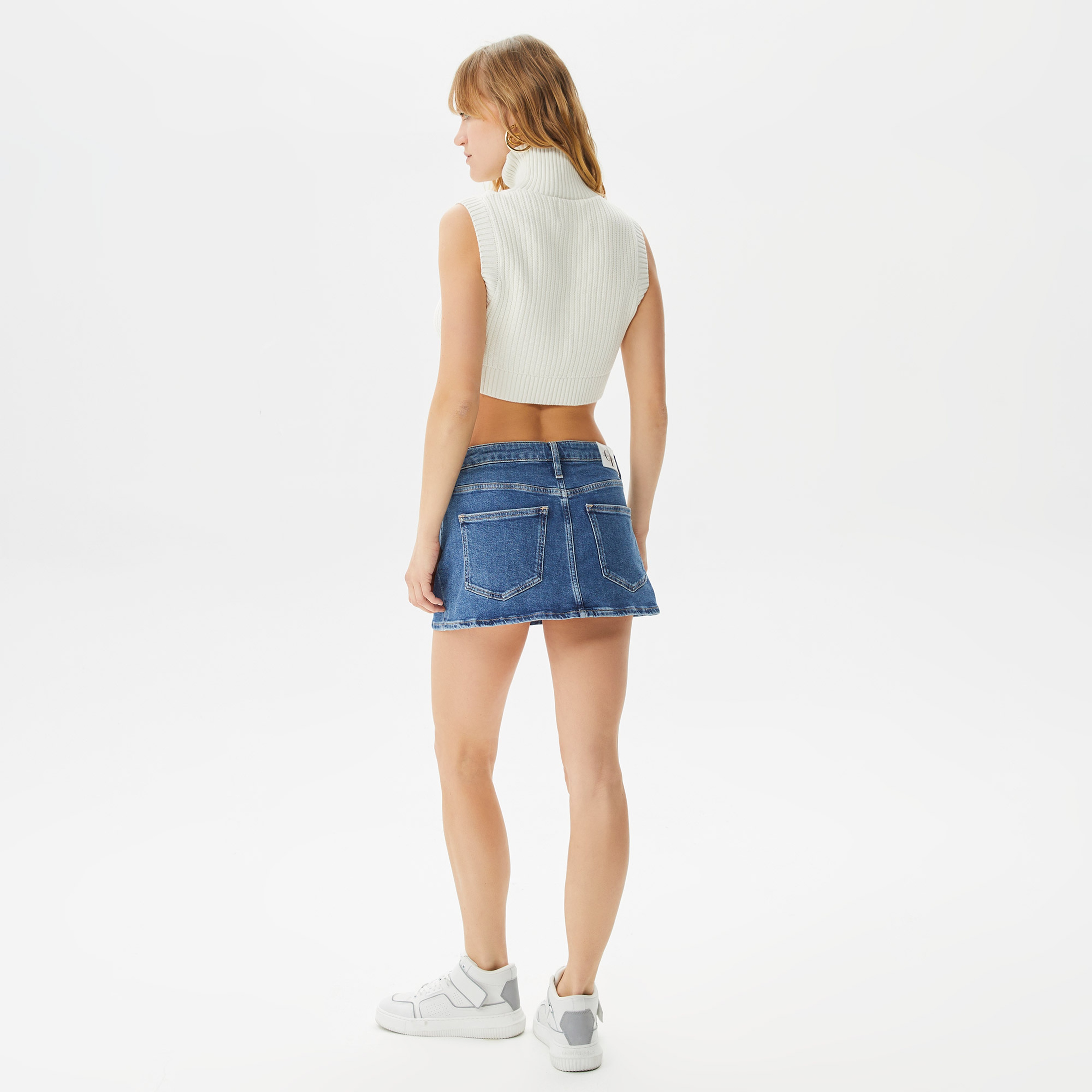 Calvin Klein Jeans Badge Cropped High Neck Vest Kadın Beyaz Kazak