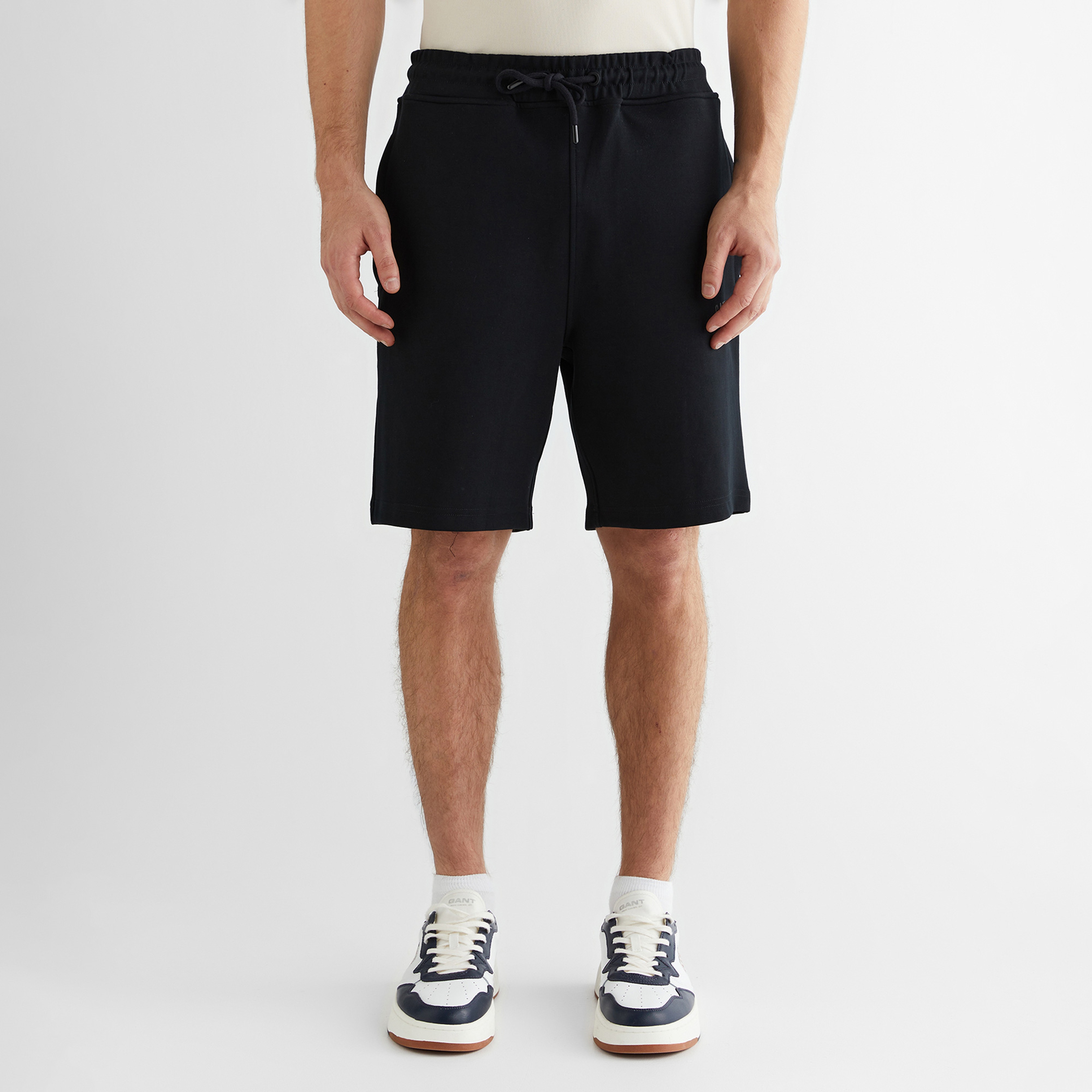 GANT Erkek Siyah Regular Fit Logolu Şort